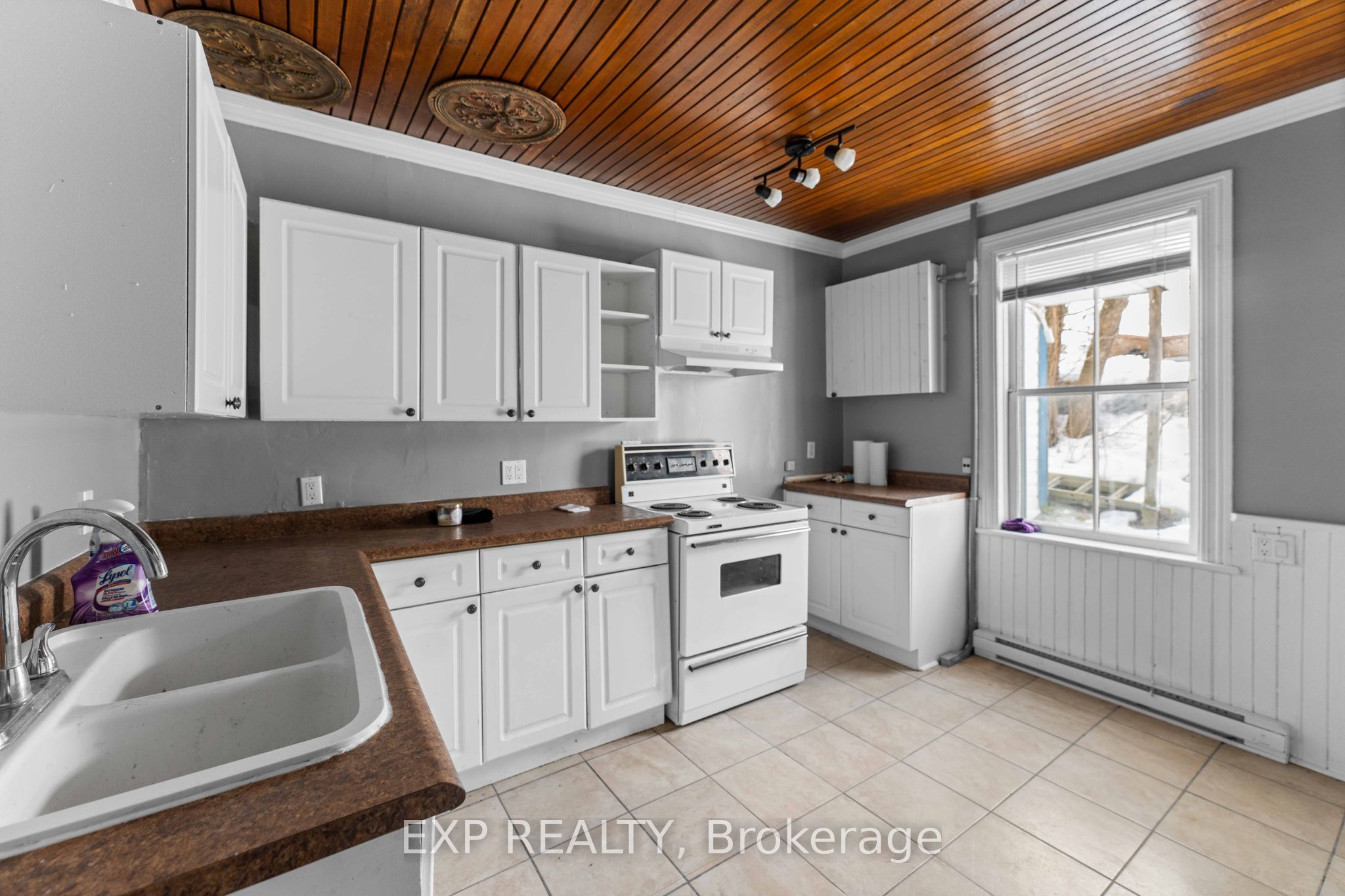 4 King Street Property Photo 12