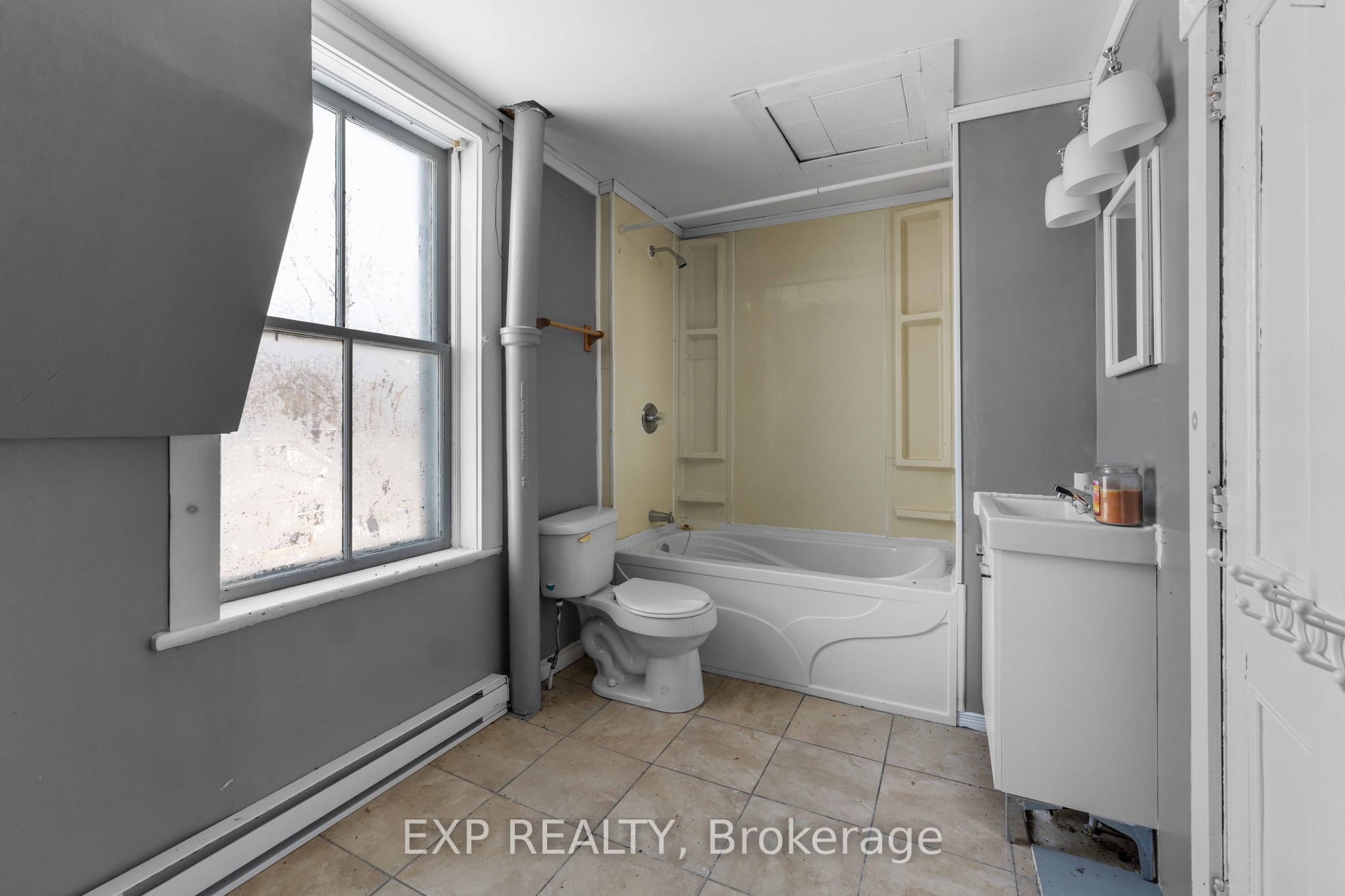 4 King Street Property Photo 19