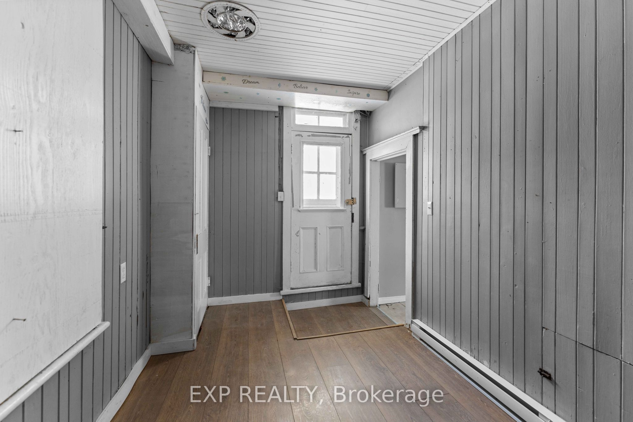 4 King Street Property Photo 25