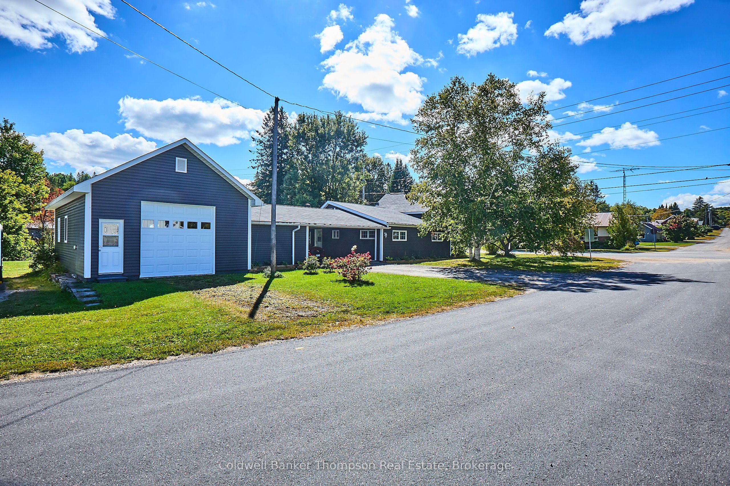 2165 Highway 592 Property Photo