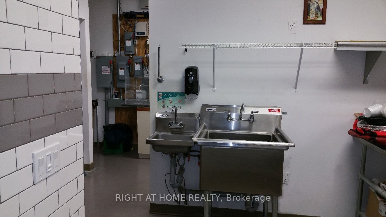 259 Queenston Road Property Photo 7