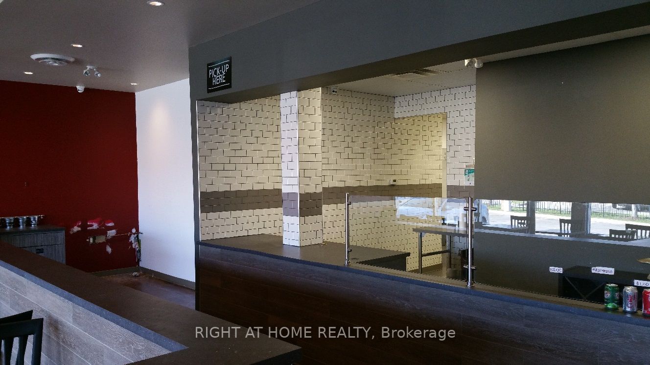 259 Queenston Road Property Photo 8