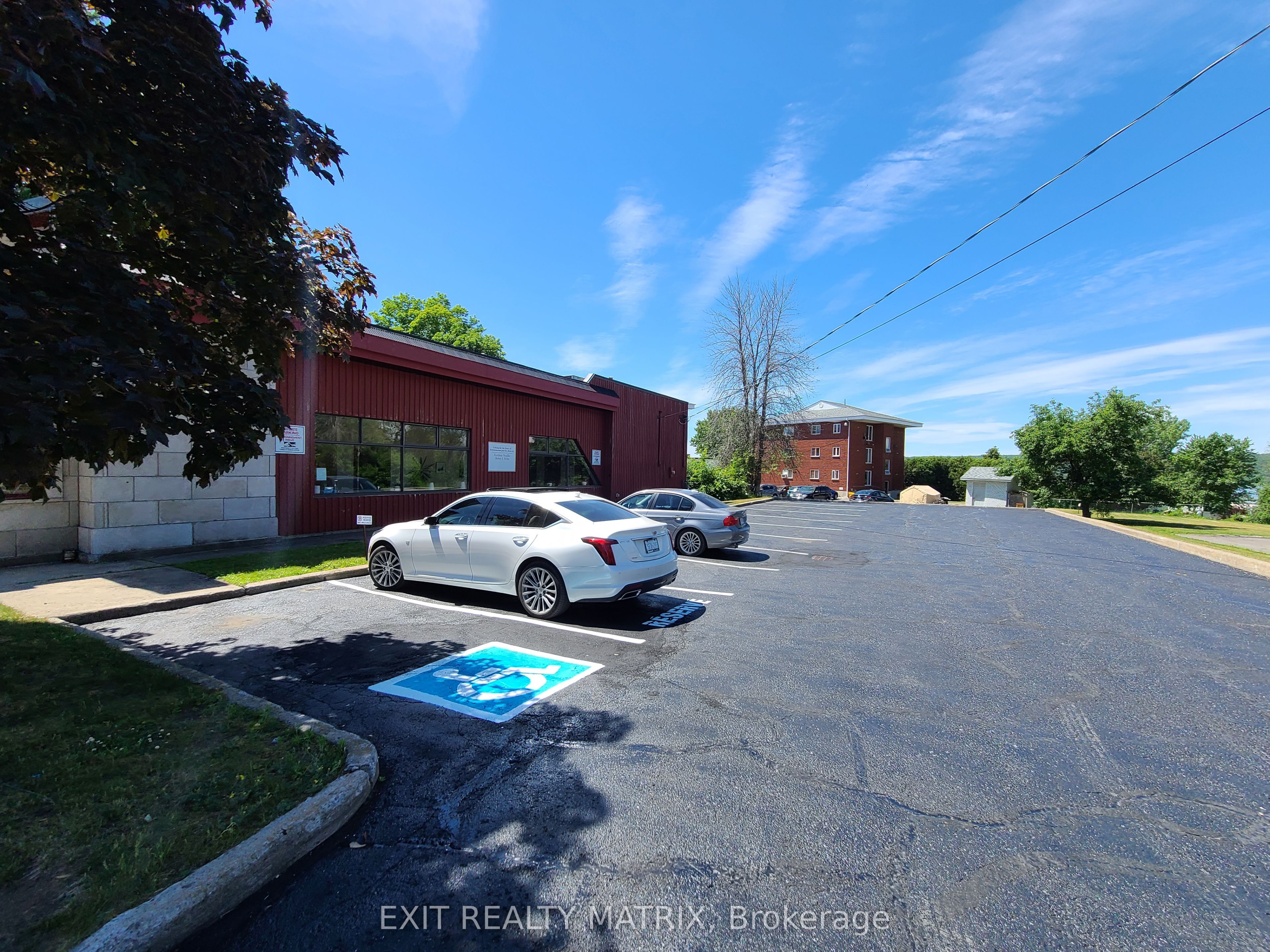 1030 King Street Property Photo 2
