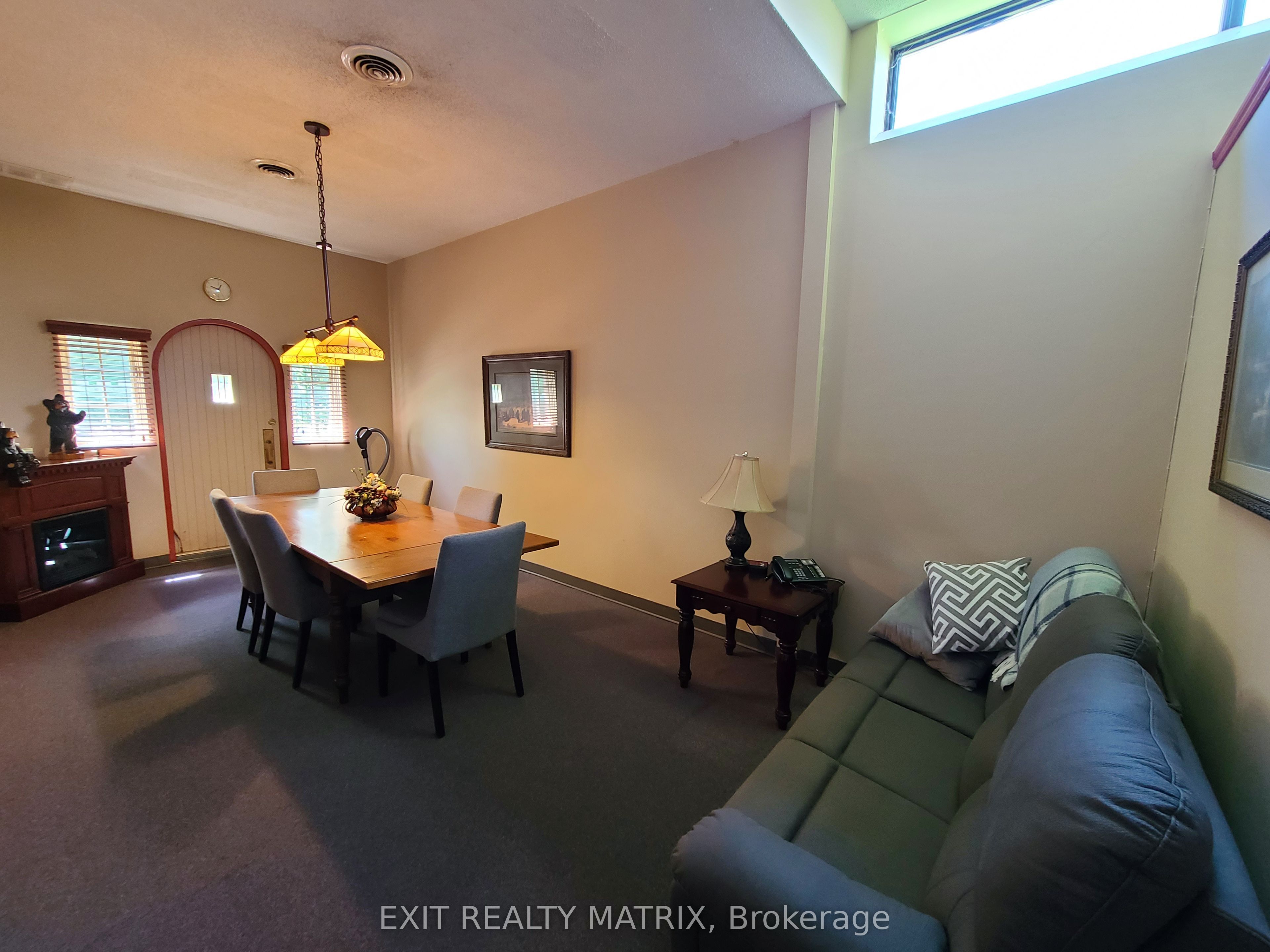 1030 King Street Property Photo 5