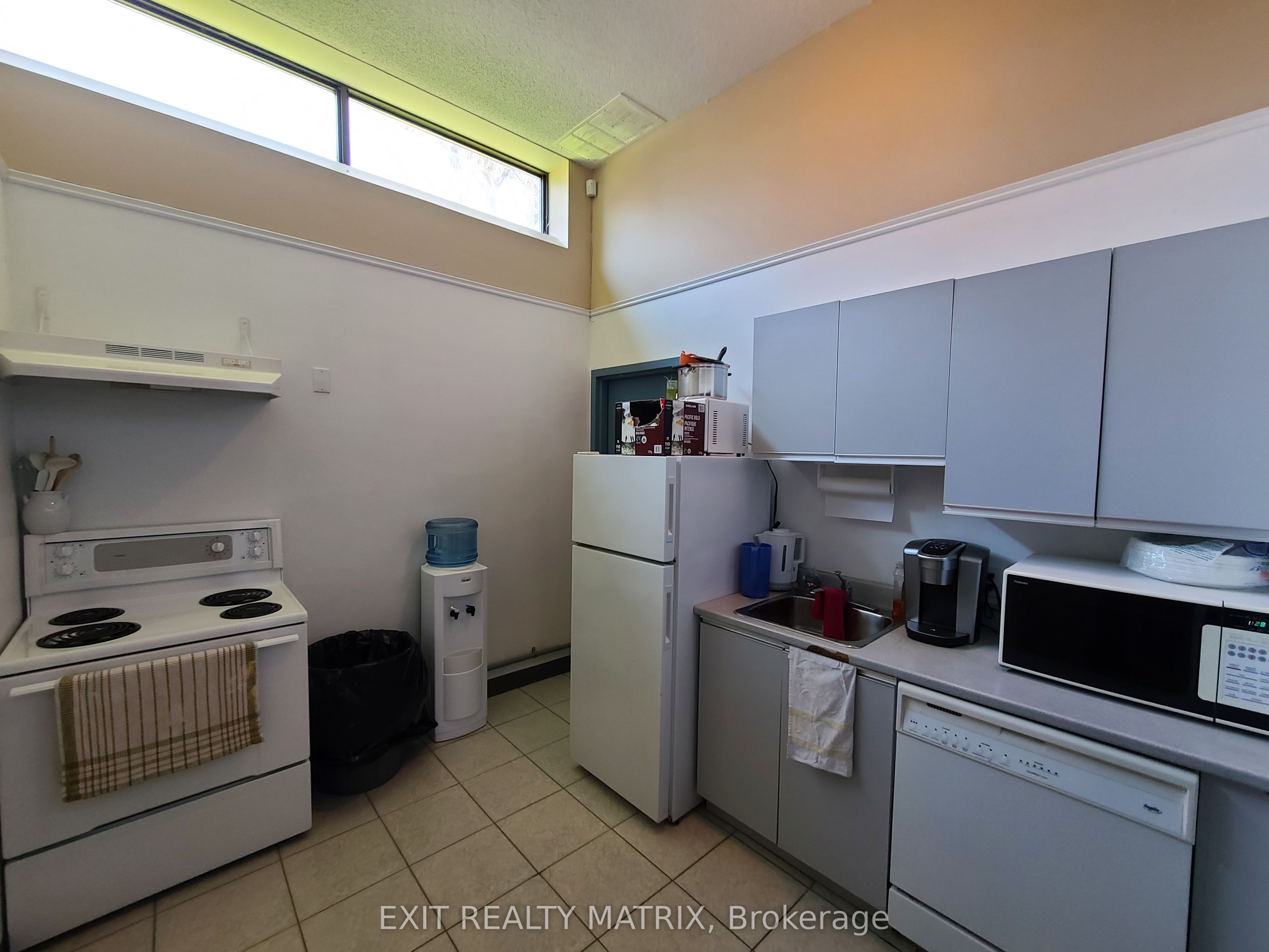 1030 King Street Property Photo 6