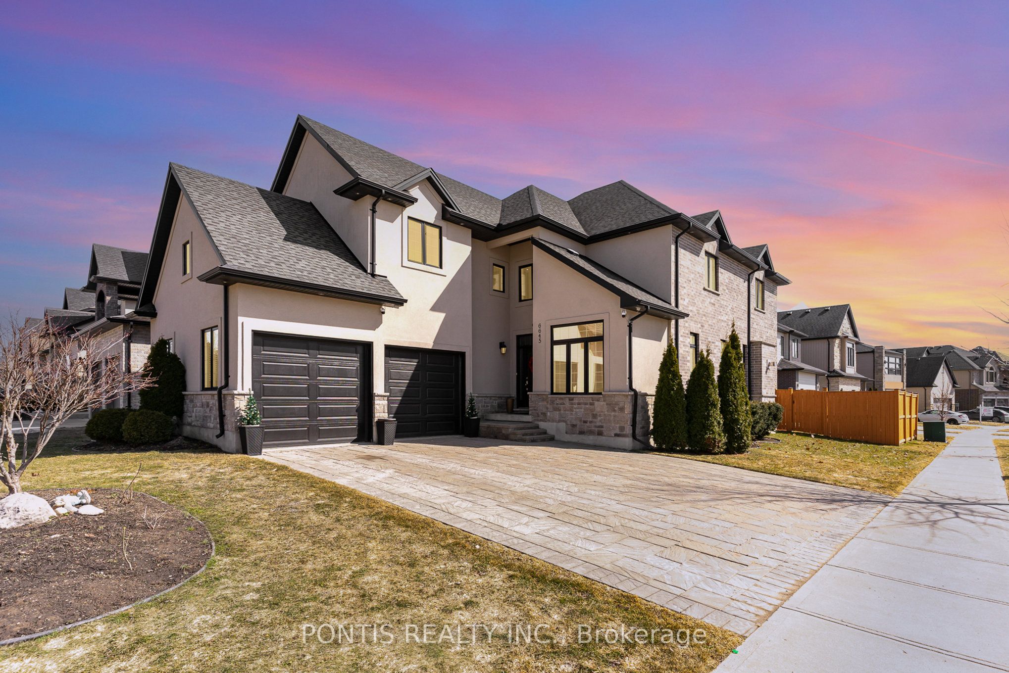 6645 Upper Canada Crossing Property Photo 1