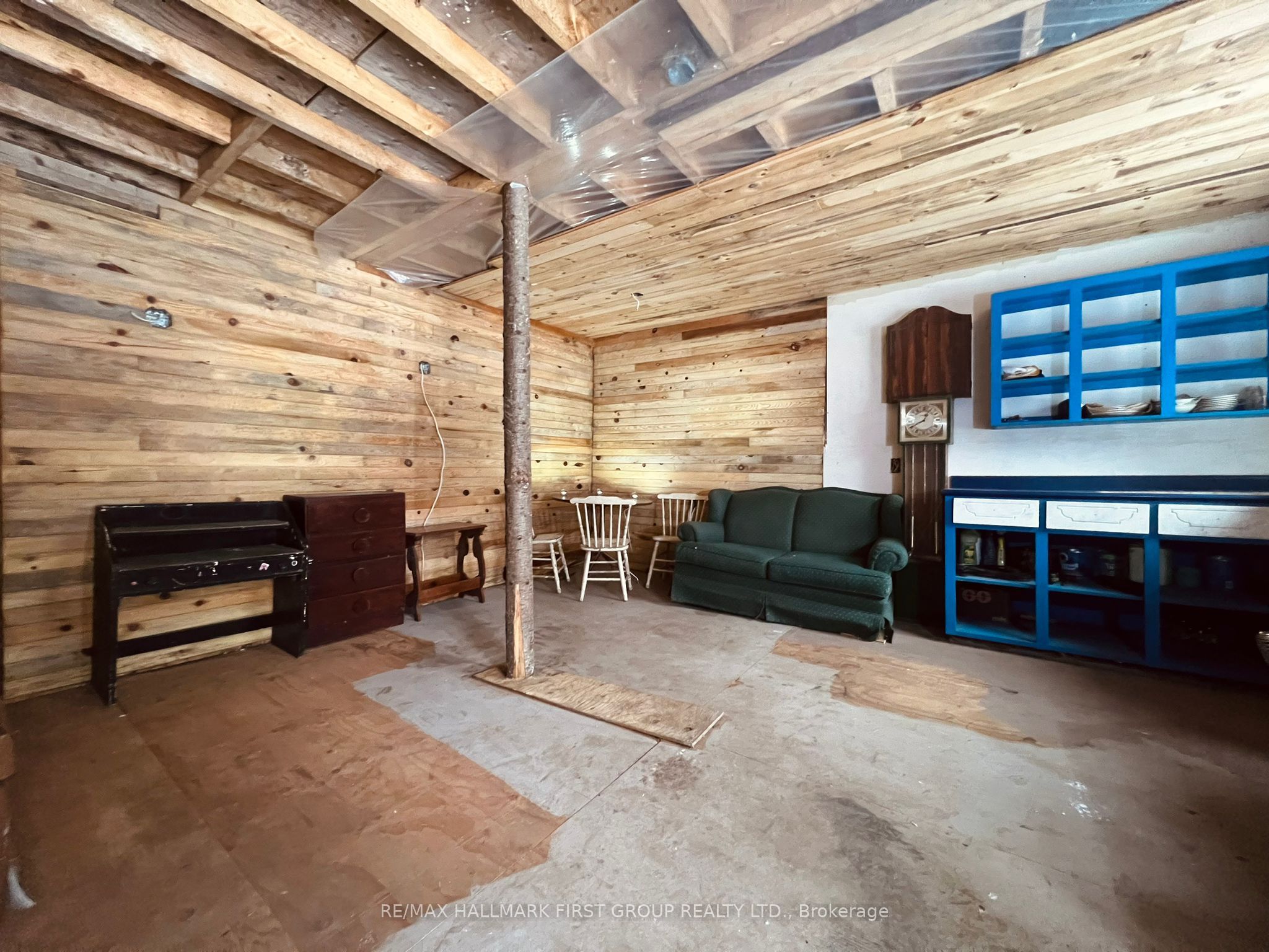 678 Centreview Road Property Photo
