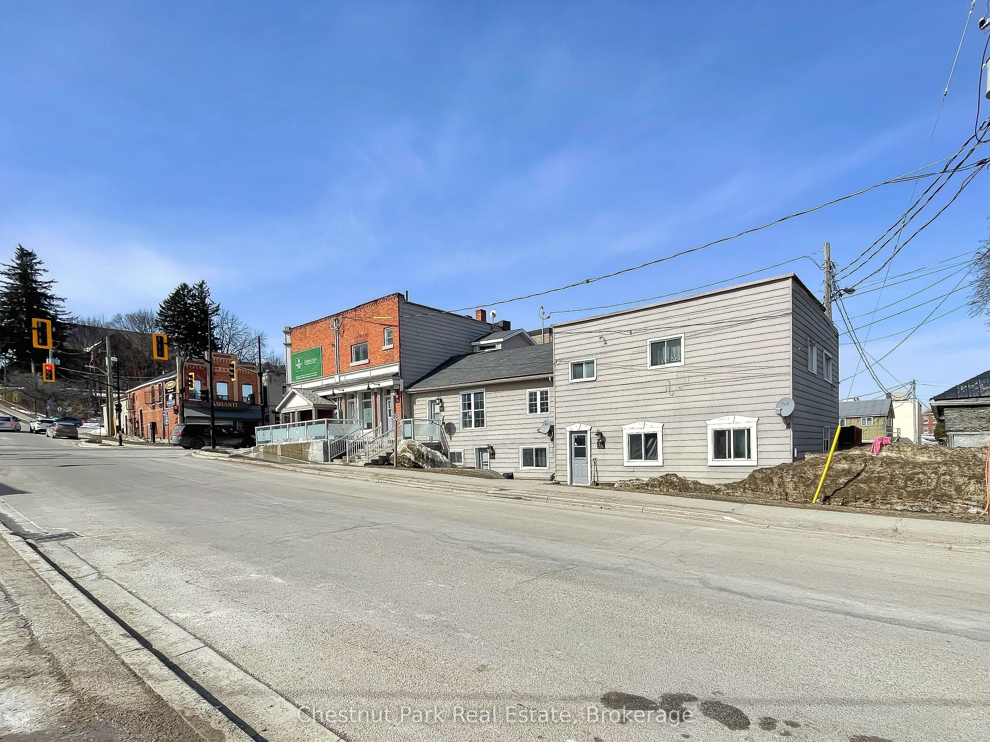 551 Berford Street Property Photo 3