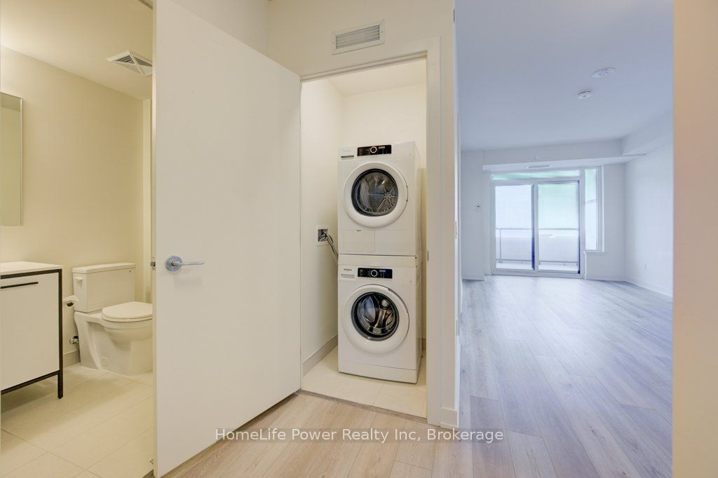 385 Winston Road 806 Property Photo 4