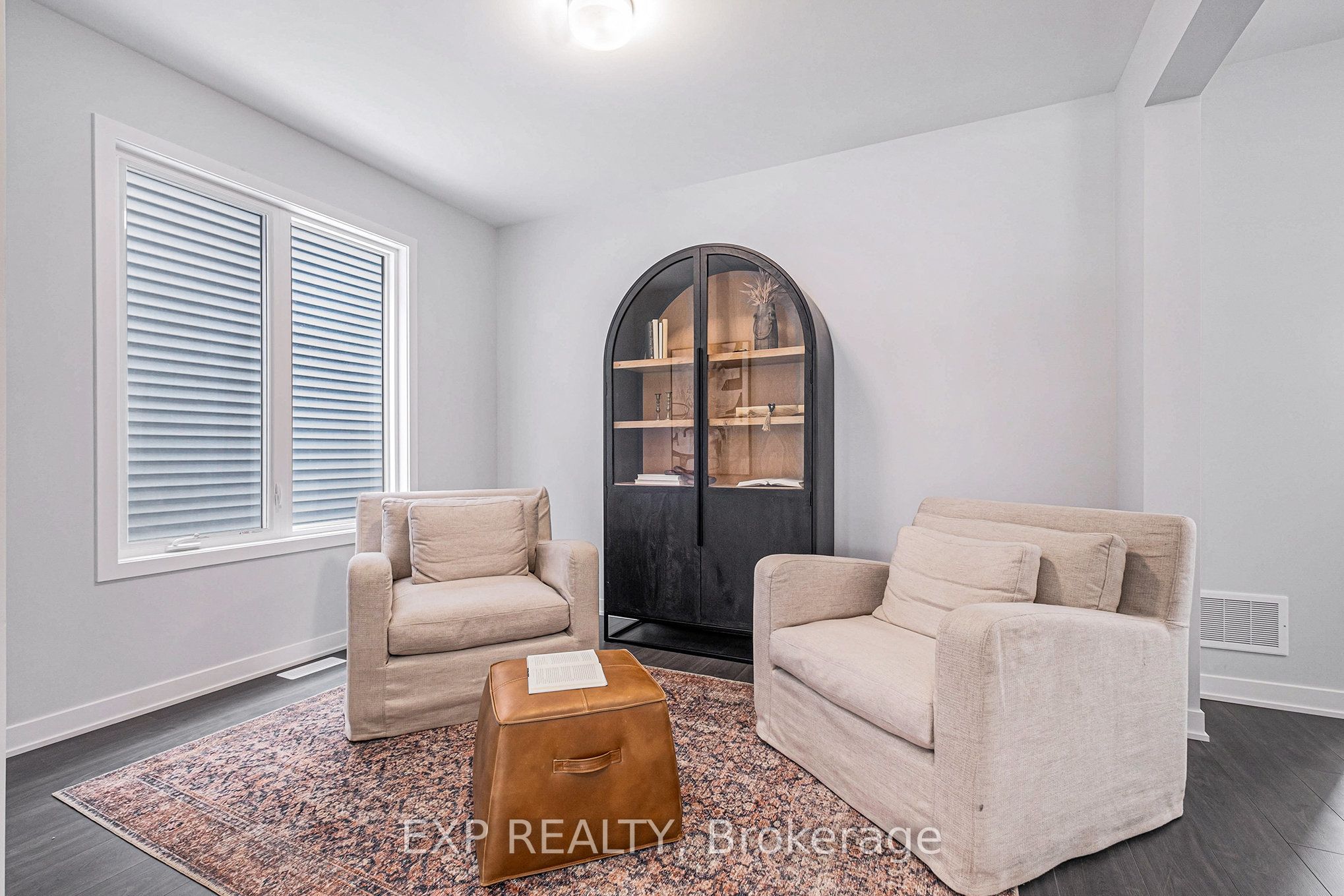 202 Douglas Hardie Street Property Photo 3
