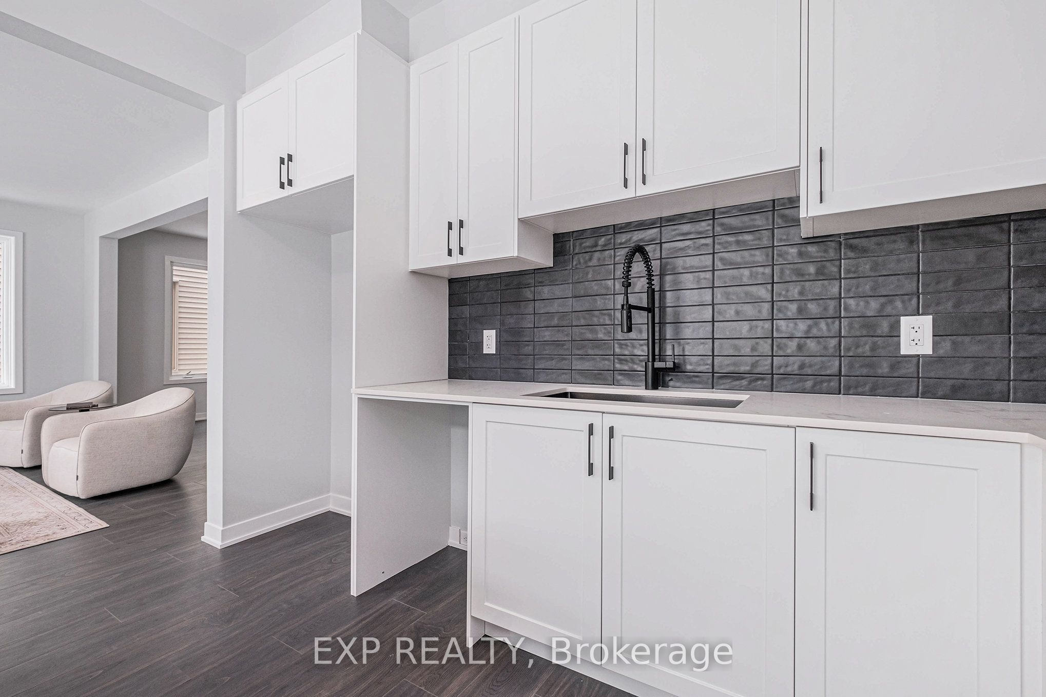 202 Douglas Hardie Street Property Photo 8