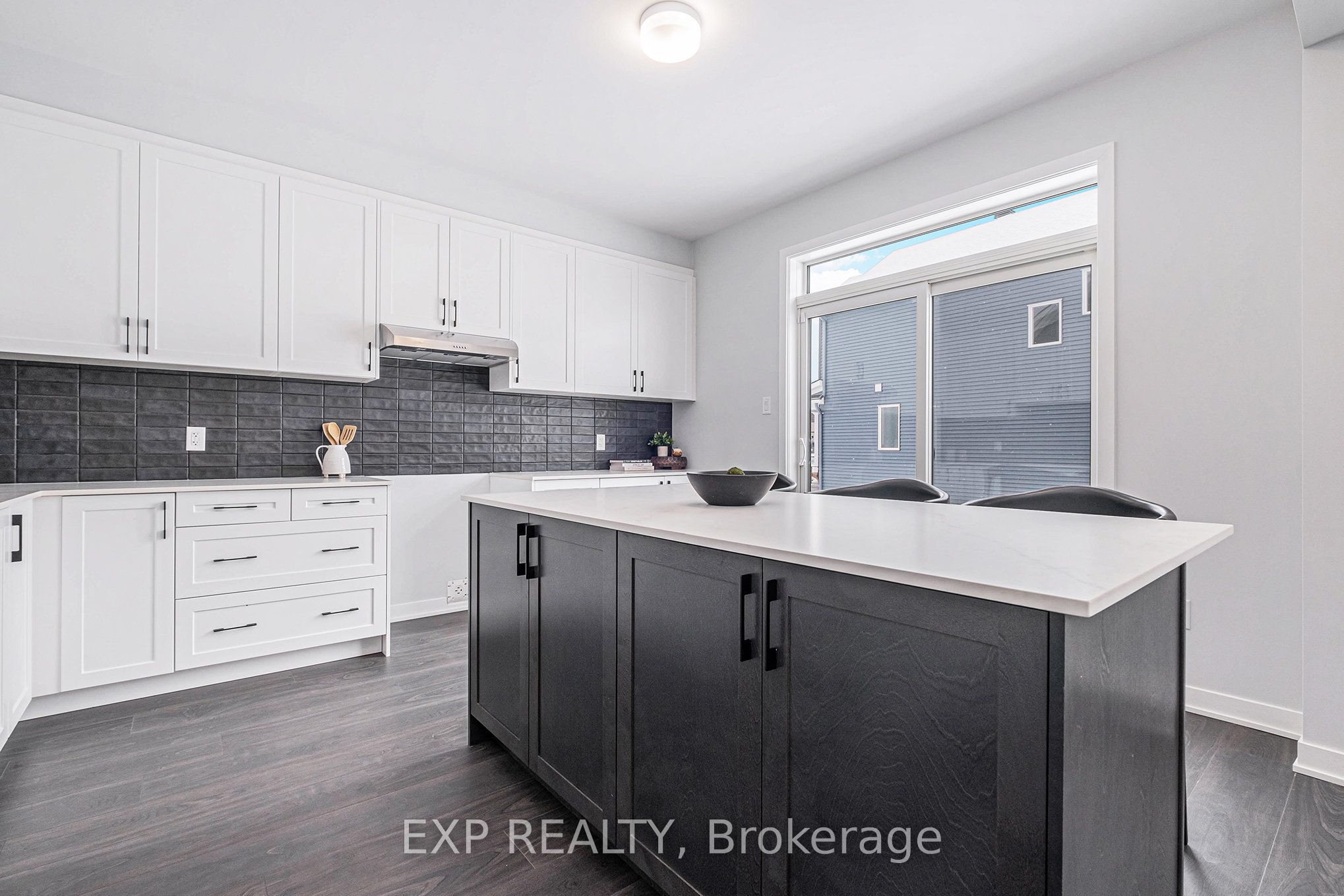 202 Douglas Hardie Street Property Photo 9