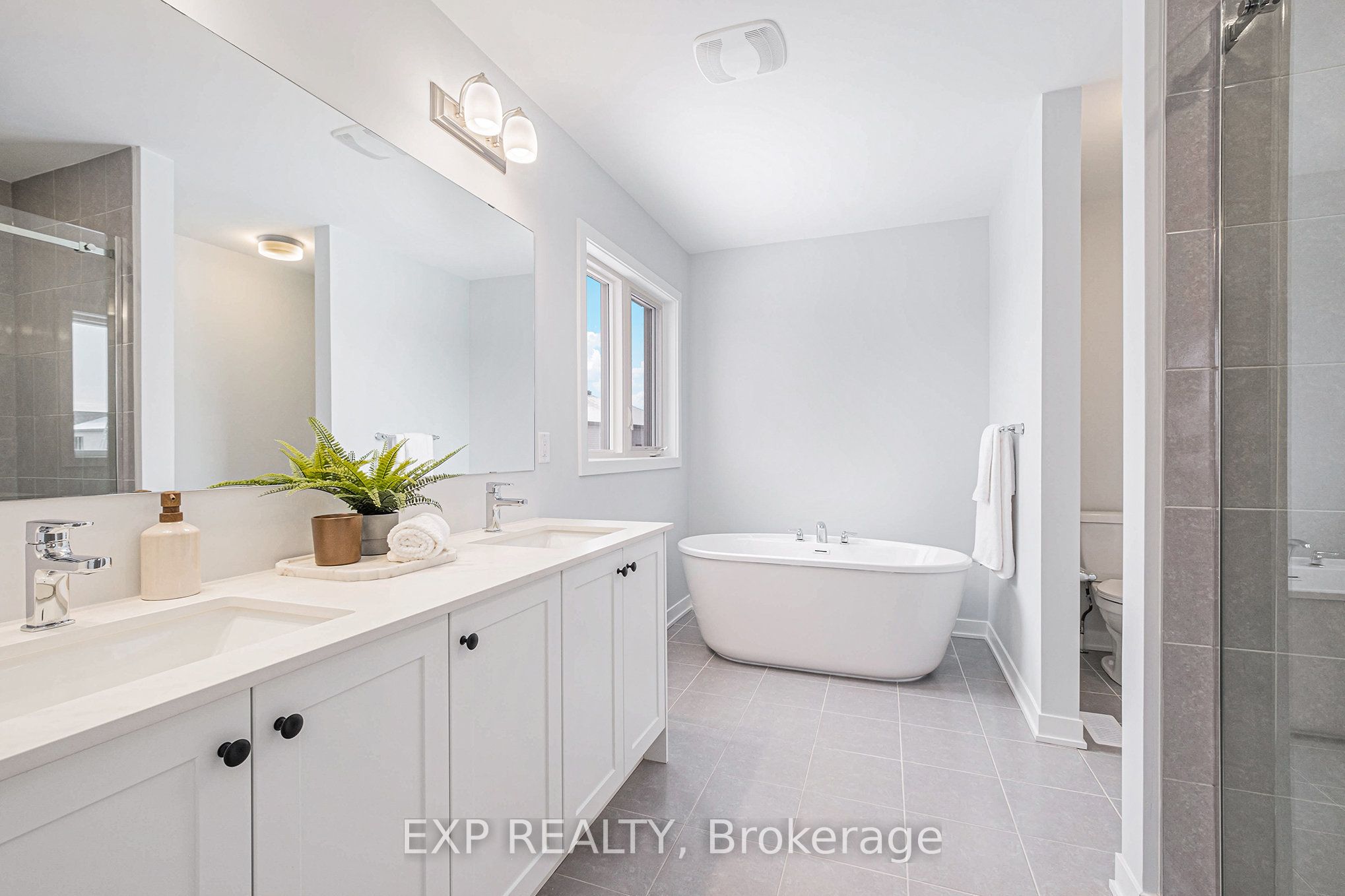 202 Douglas Hardie Street Property Photo 18