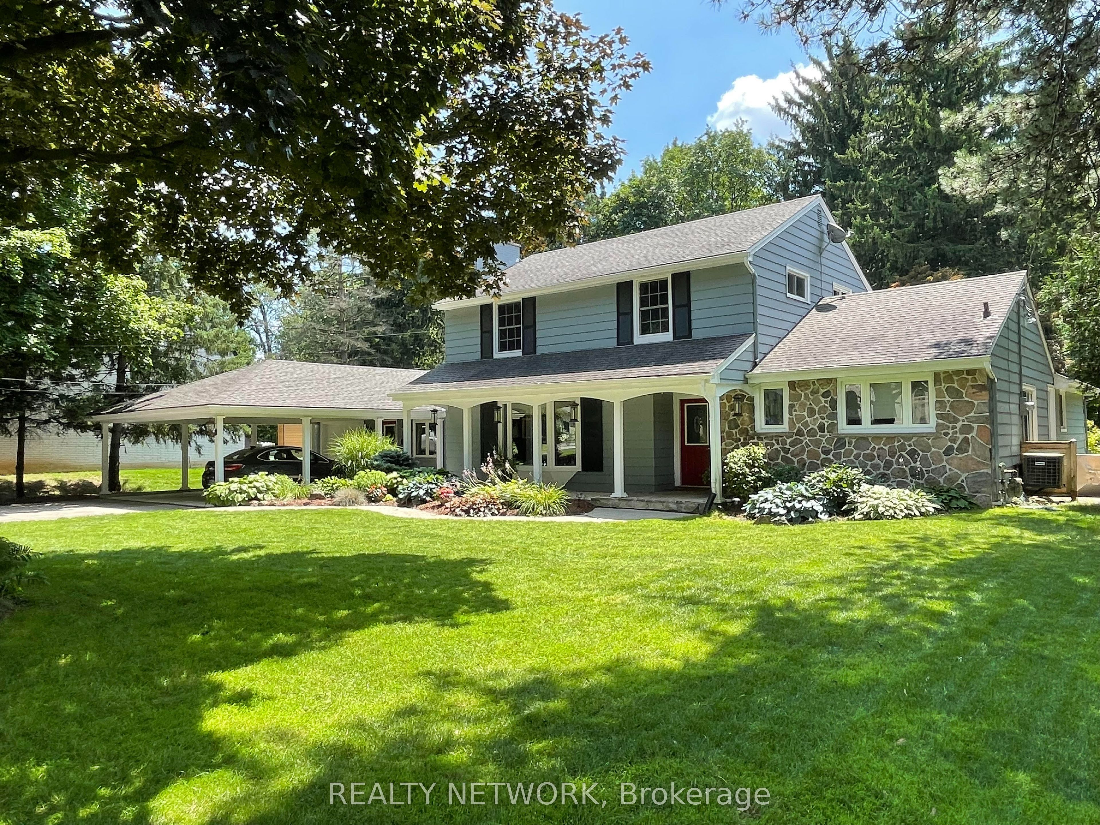 42 Thornwood Dr Property Photo 1