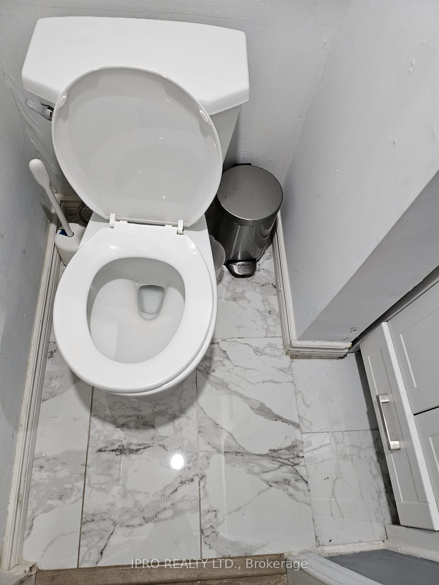 15 Ainslie Street Property Photo 12