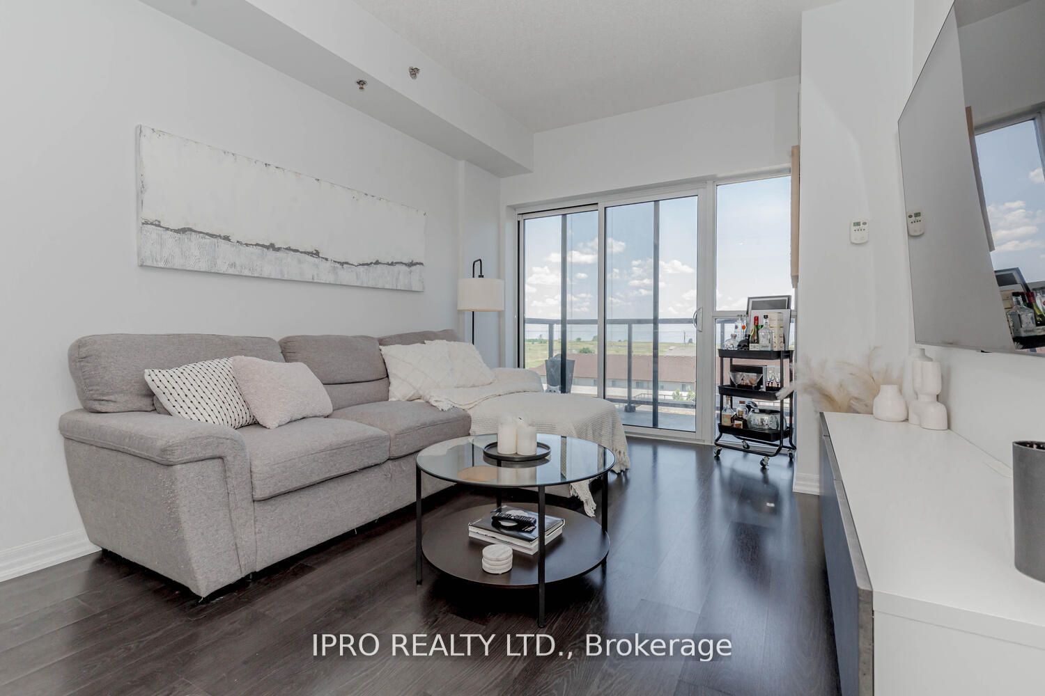 #405 - 560 North Service Road Property Photo 15