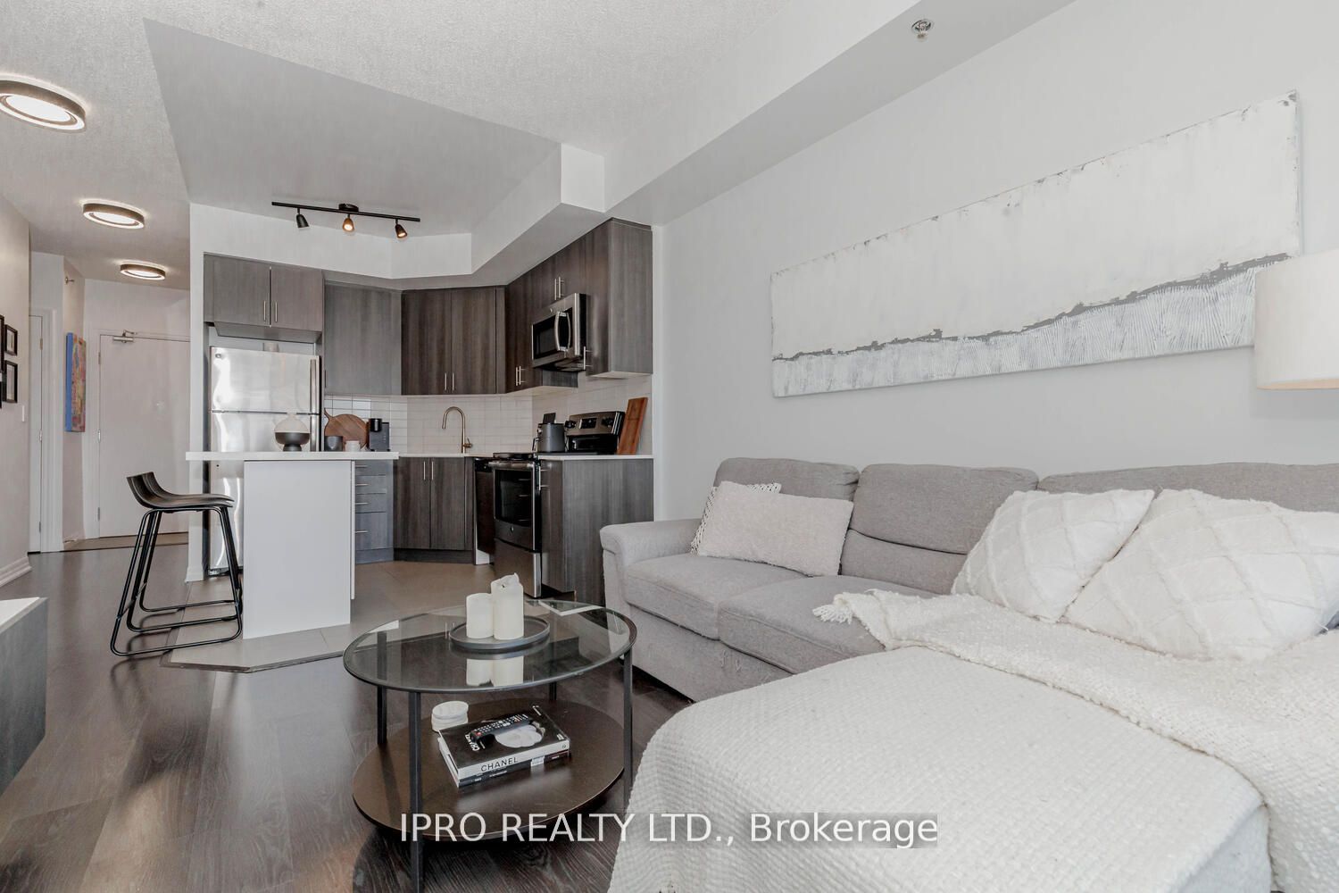 #405 - 560 North Service Road Property Photo 16