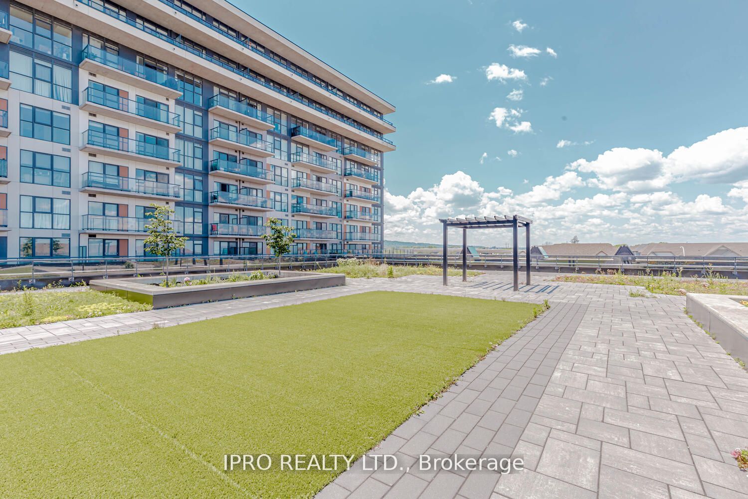 #405 - 560 North Service Road Property Photo 29