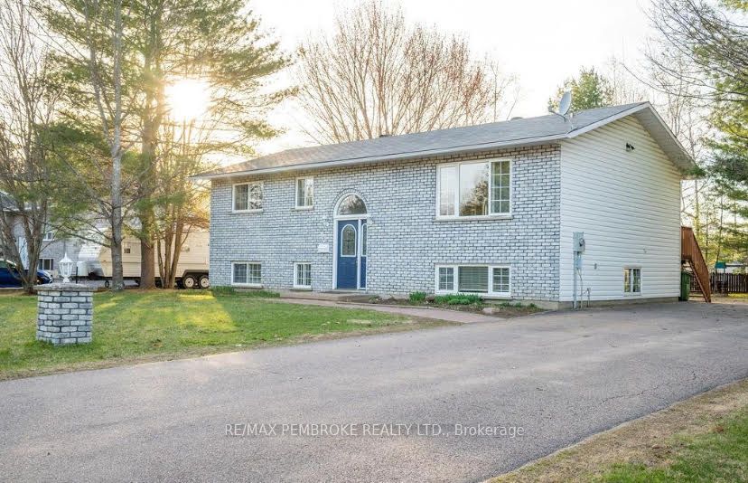 40 Ravenwood Crescent Property Photo