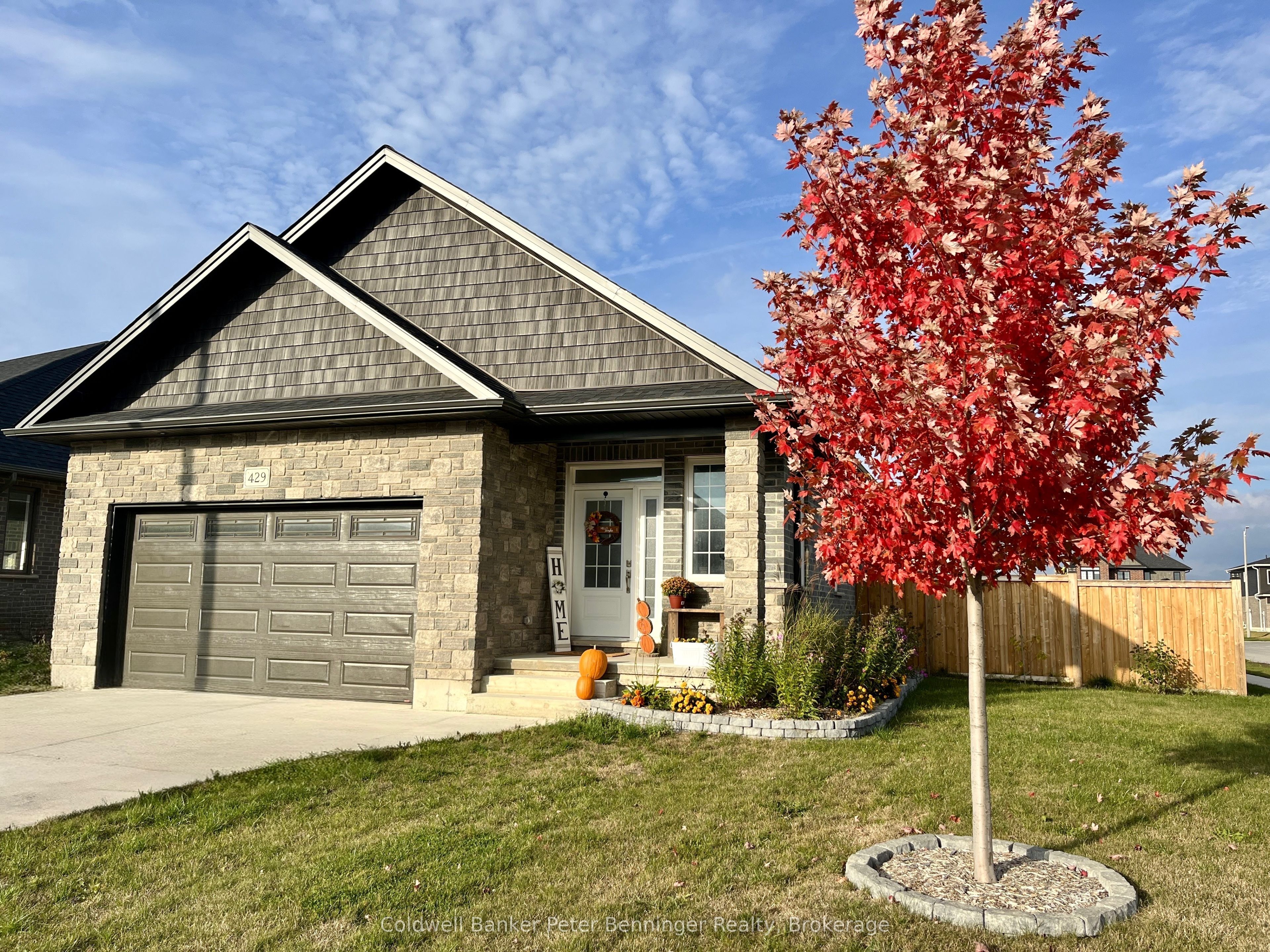 429 Walker Crescent Property Photo