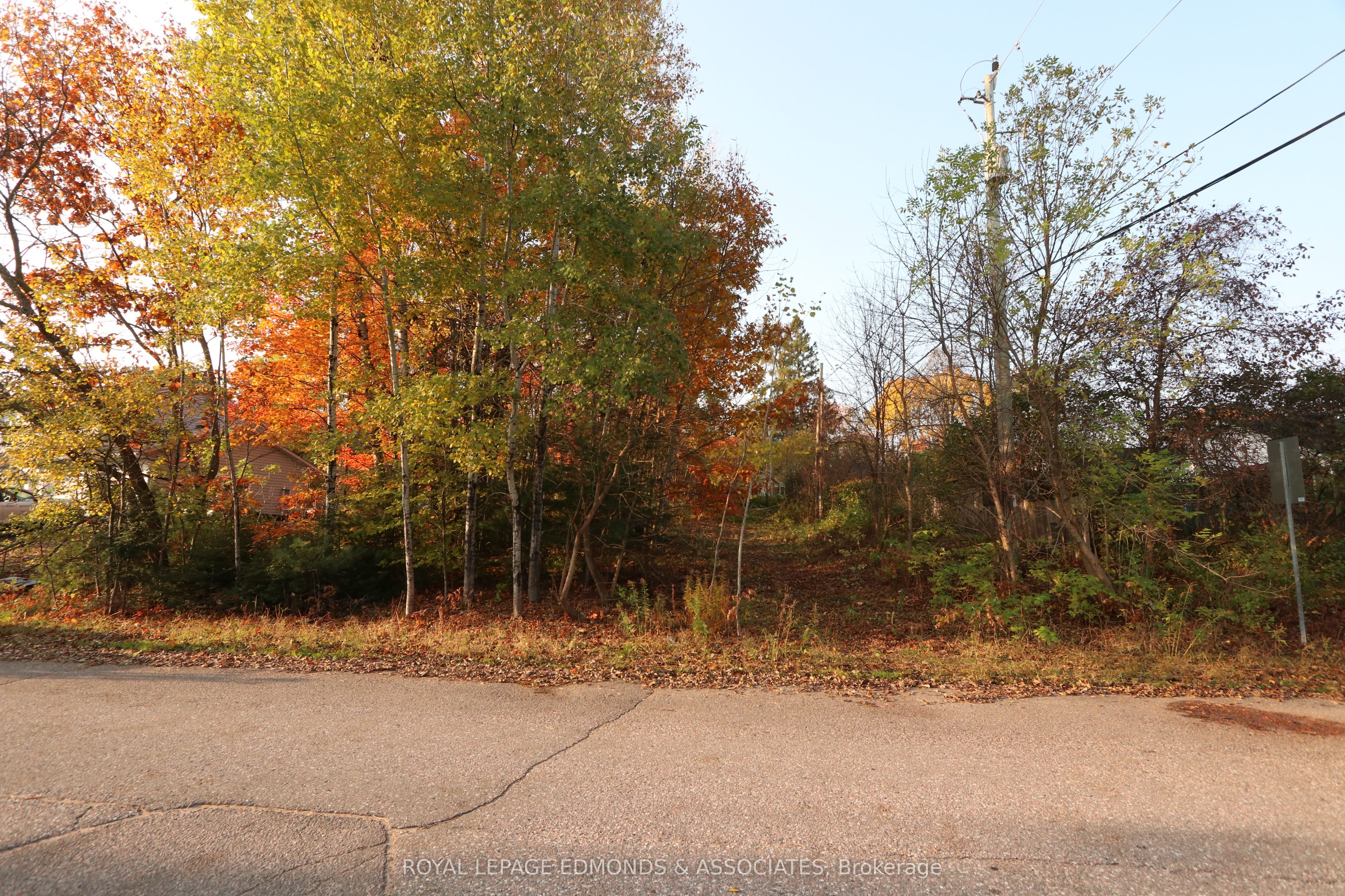 2 Banting Drive Property Photo 1