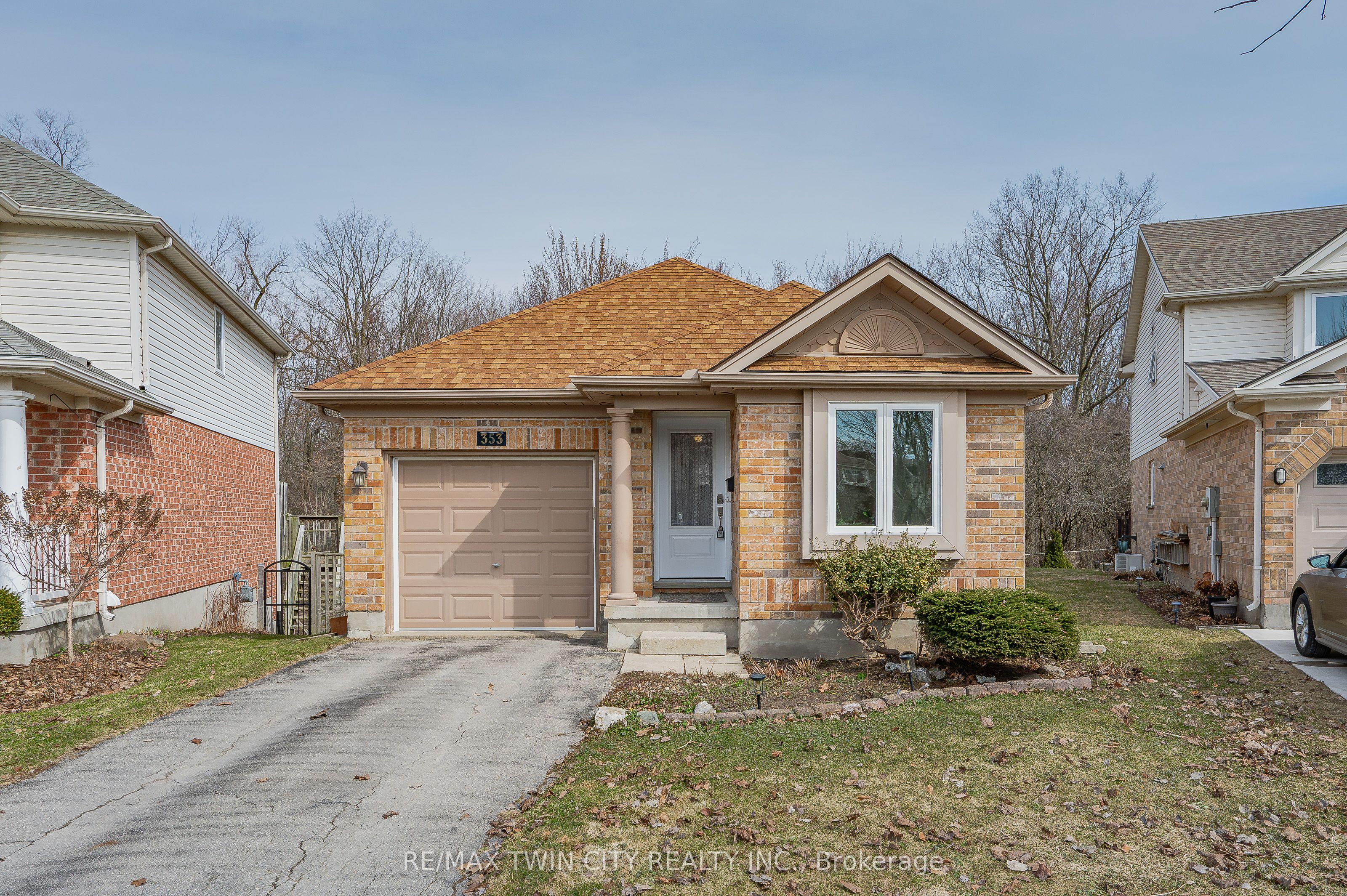 353 Rossmore Court Property Photo
