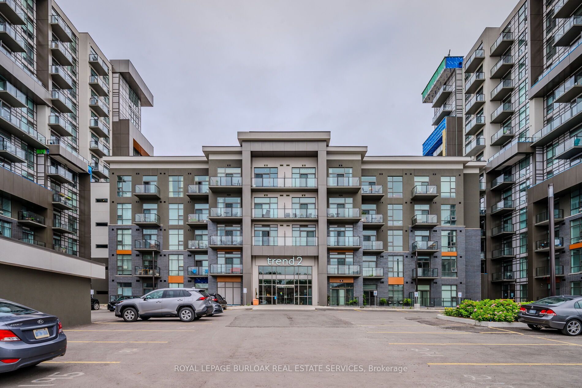 460 Dundas St E Property Photo