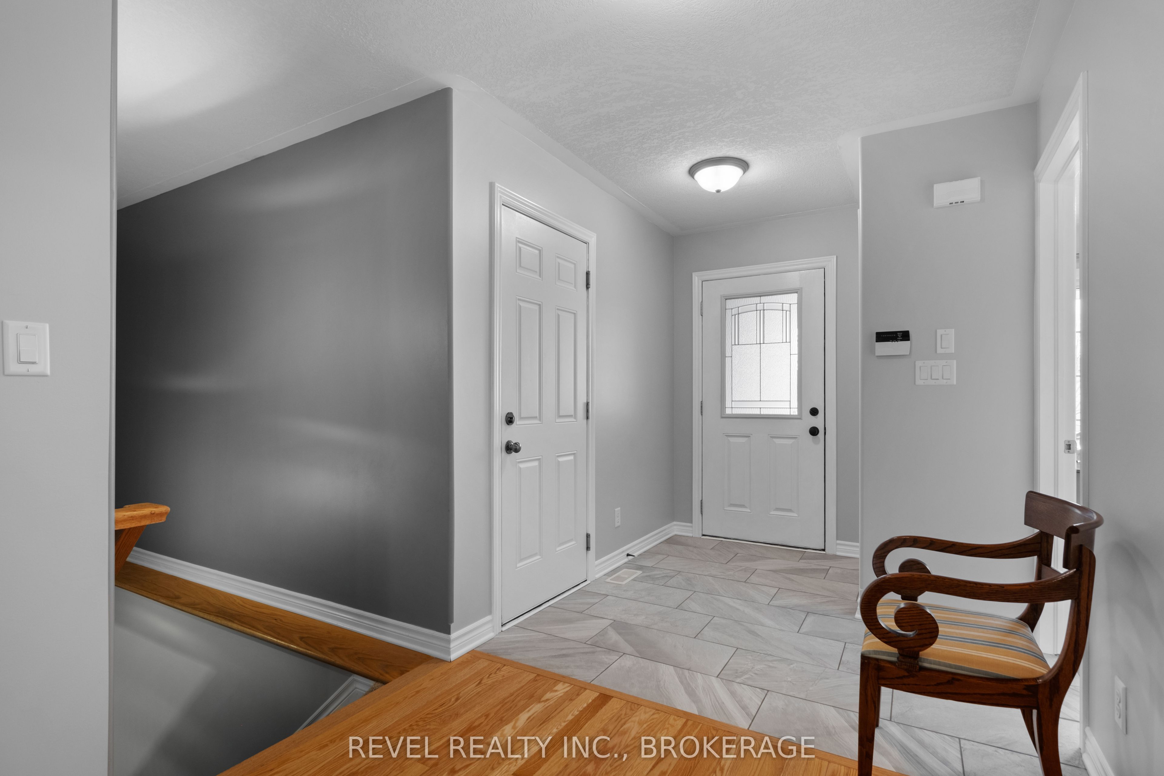 133 Islandview Drive Property Photo 4