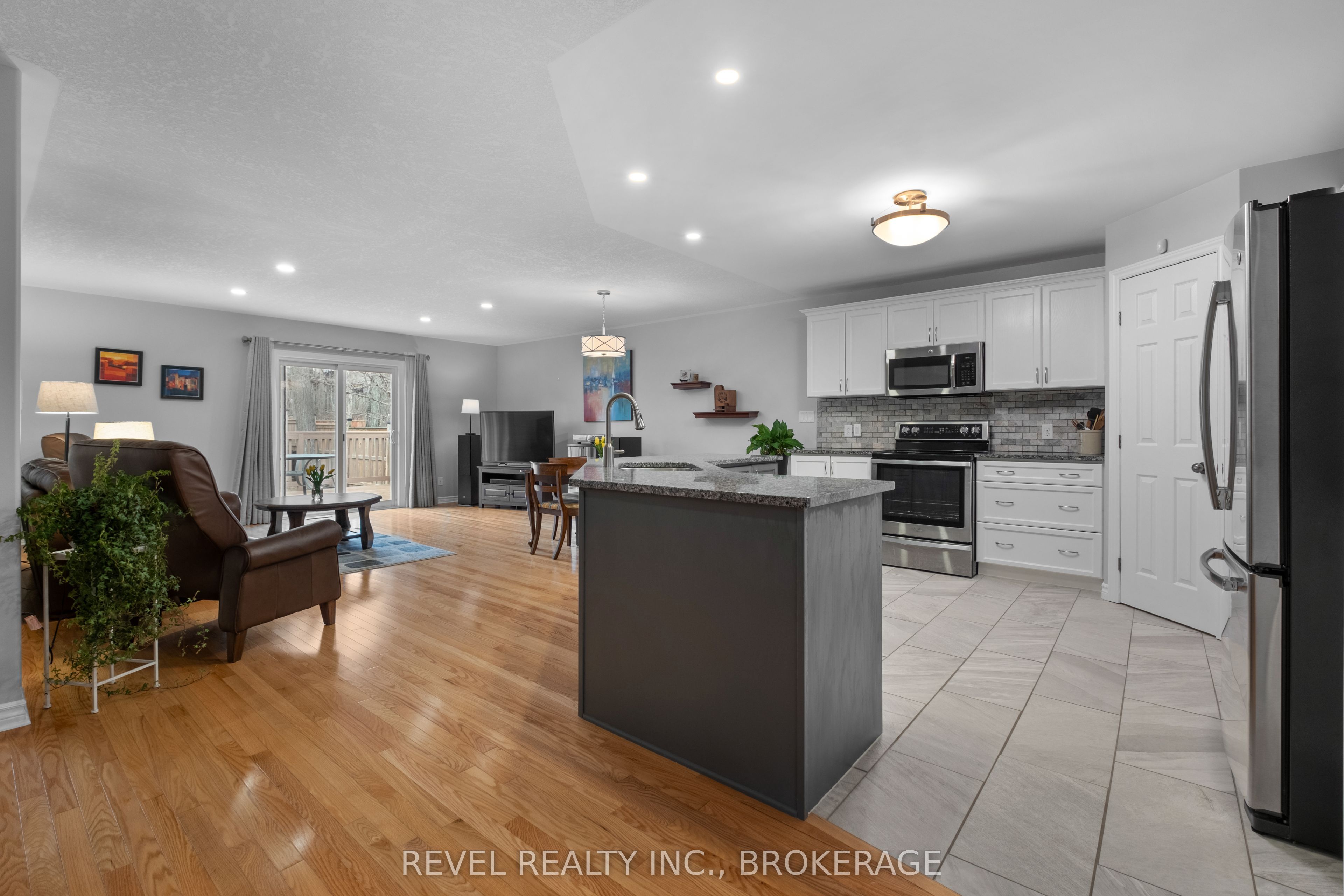 133 Islandview Drive Property Photo 8