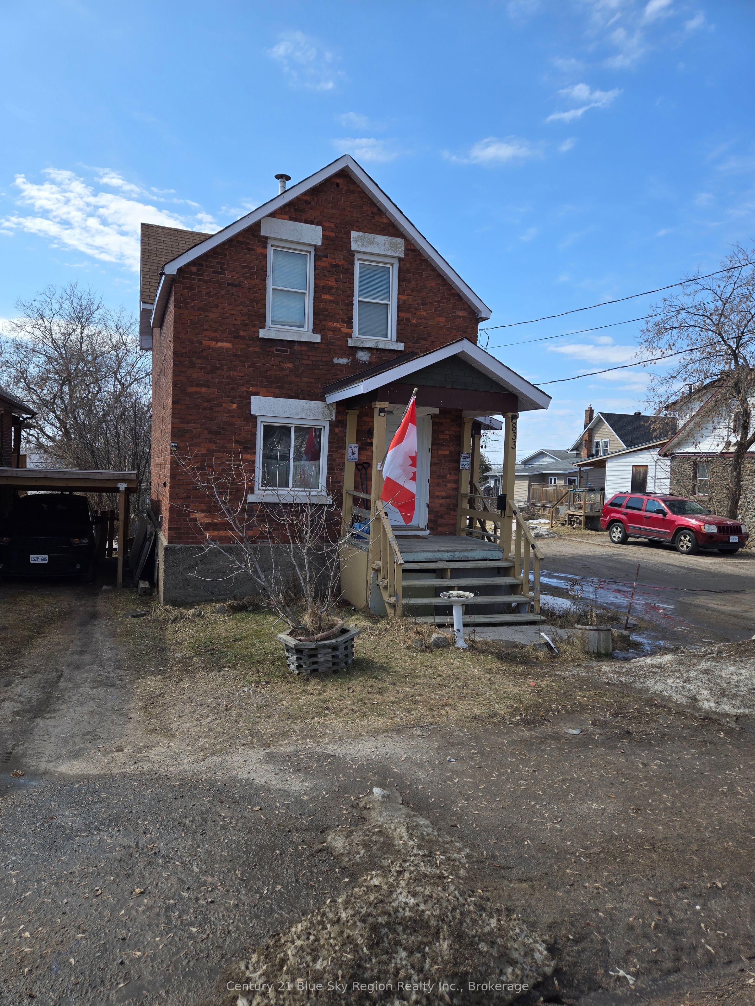 833 Worthington Street Property Photo 2