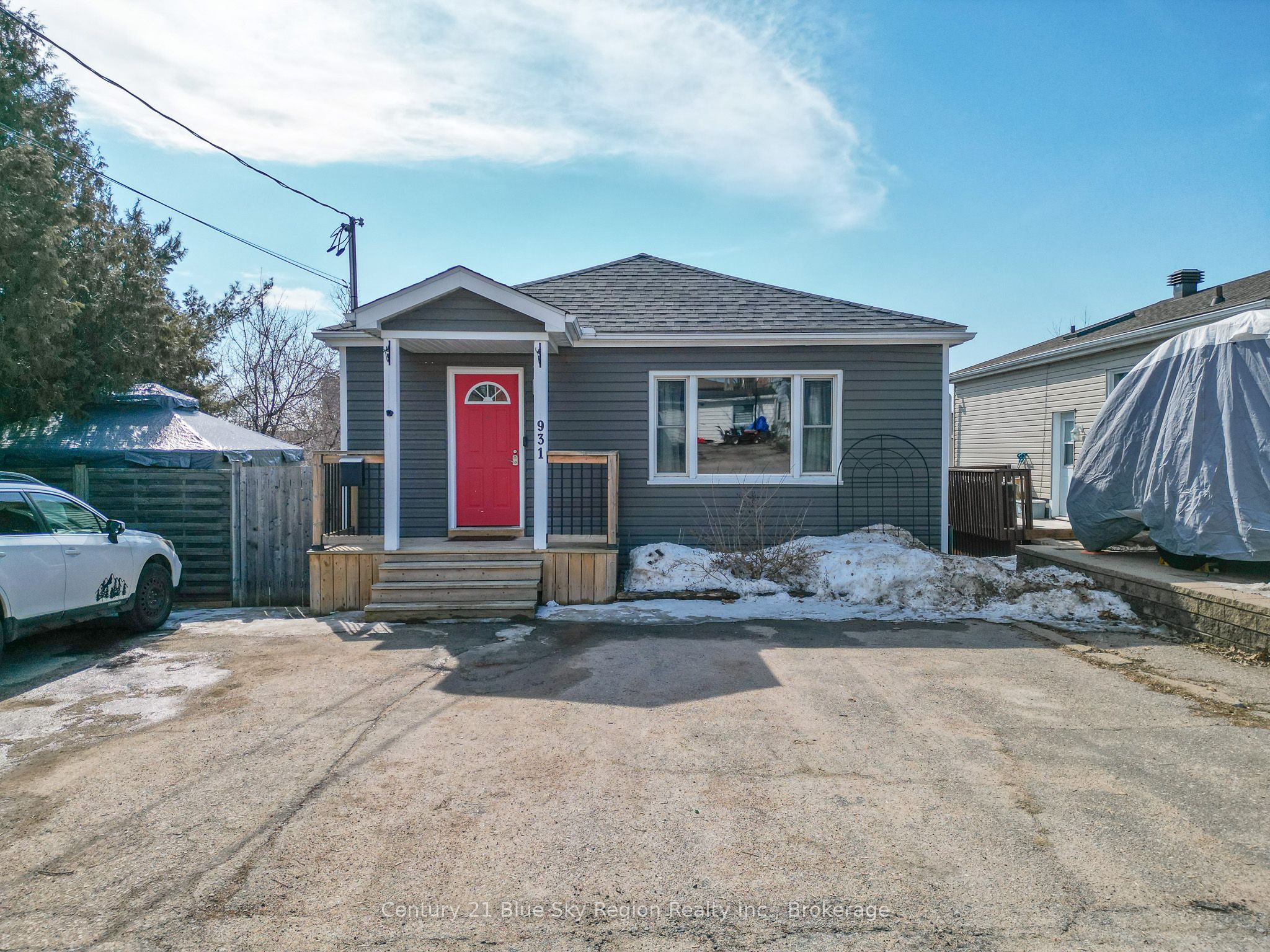 931 Eva Street Property Photo