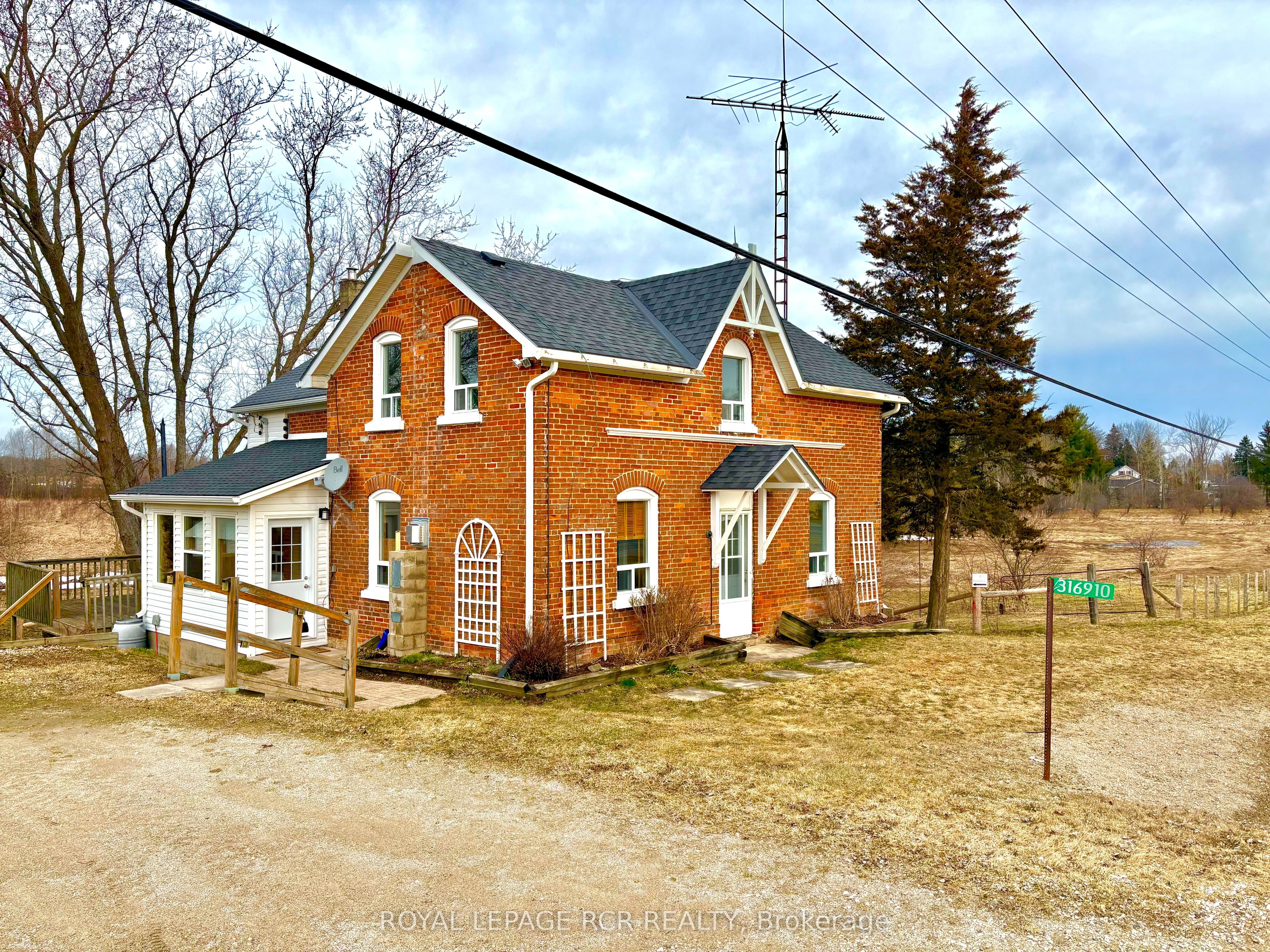 316910 Highway 6 Property Photo