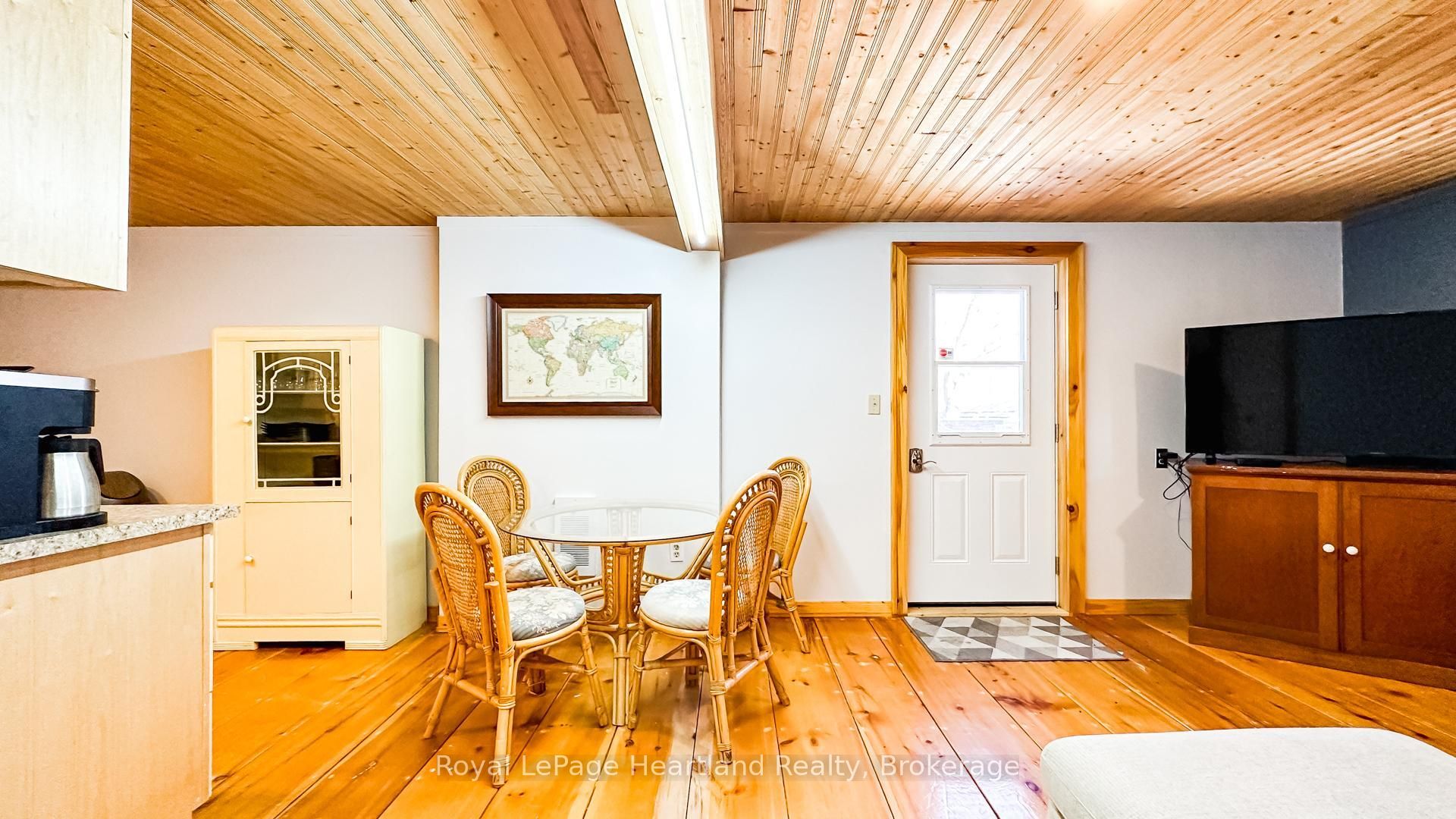4 Central Wellington Street Property Photo 31