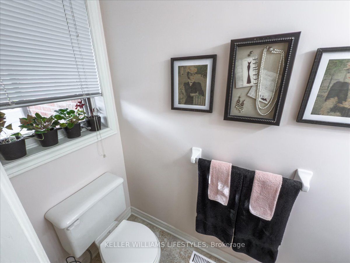 1478 Adelaide Street N 29 Property Photo 7