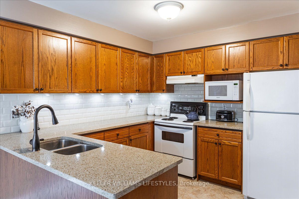 1478 Adelaide Street N 29 Property Photo 22