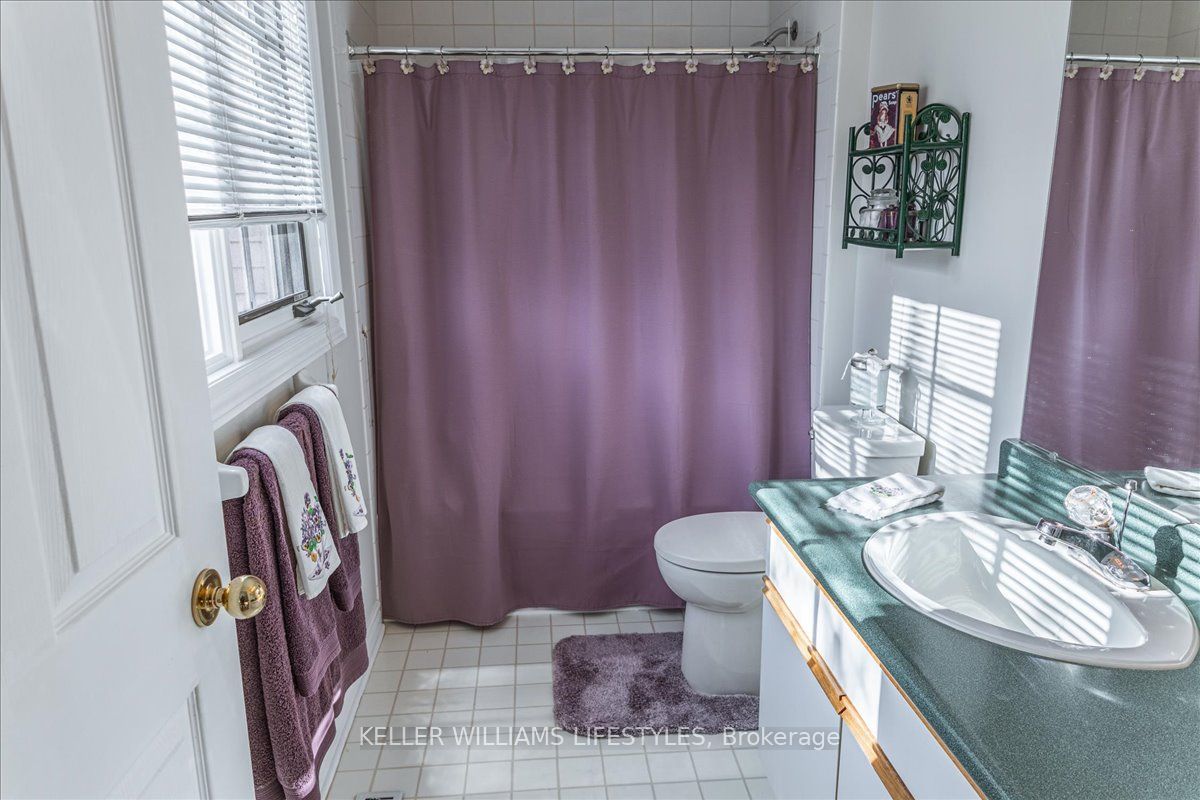 1478 Adelaide Street N 29 Property Photo 37