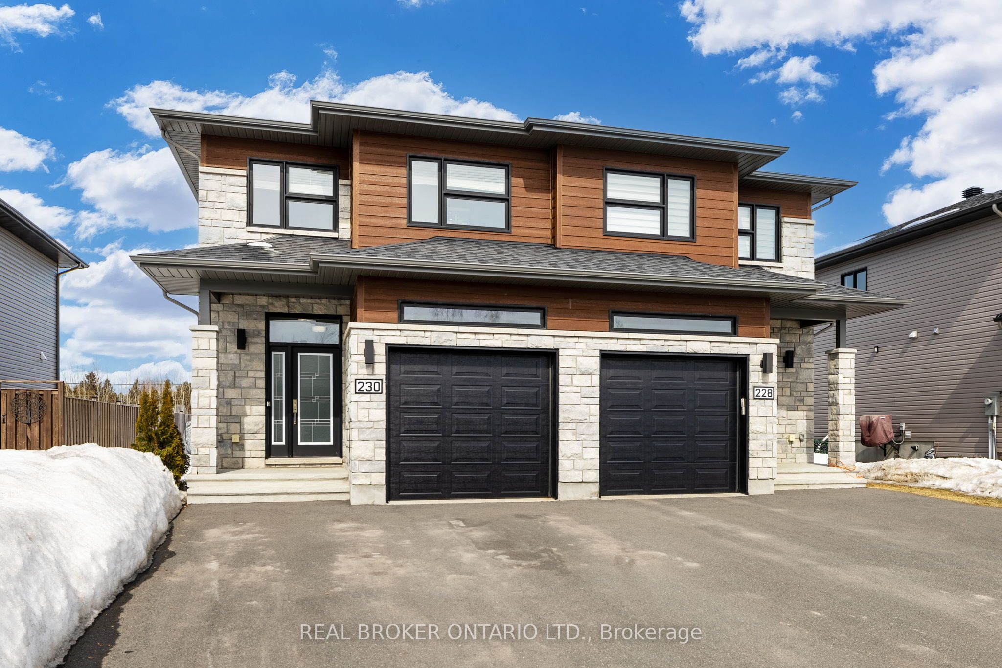 230 Argile Street Property Photo