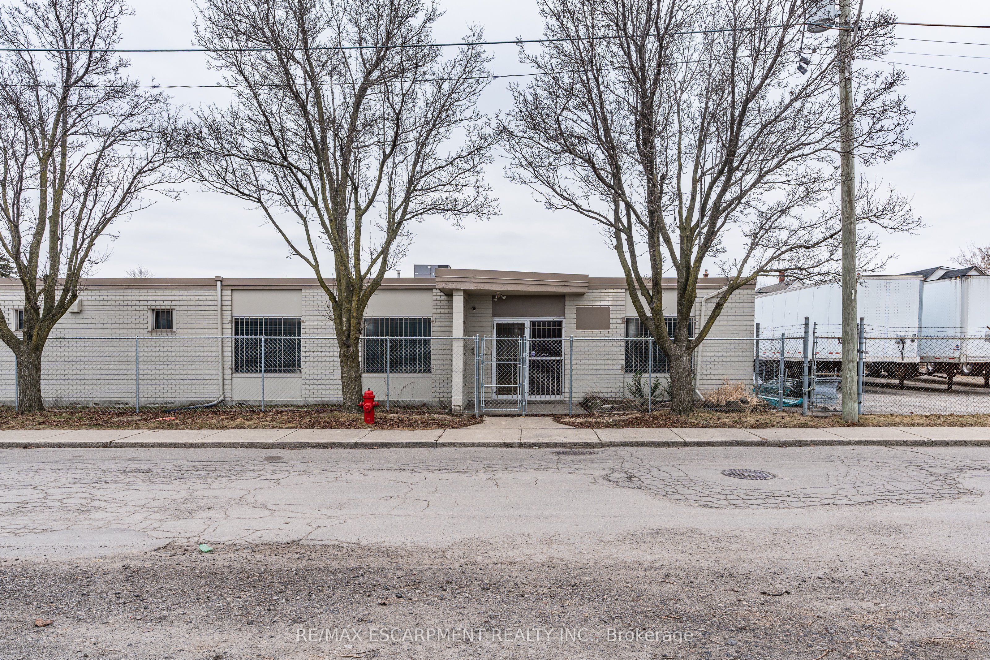 18 Linden Street Property Photo 4