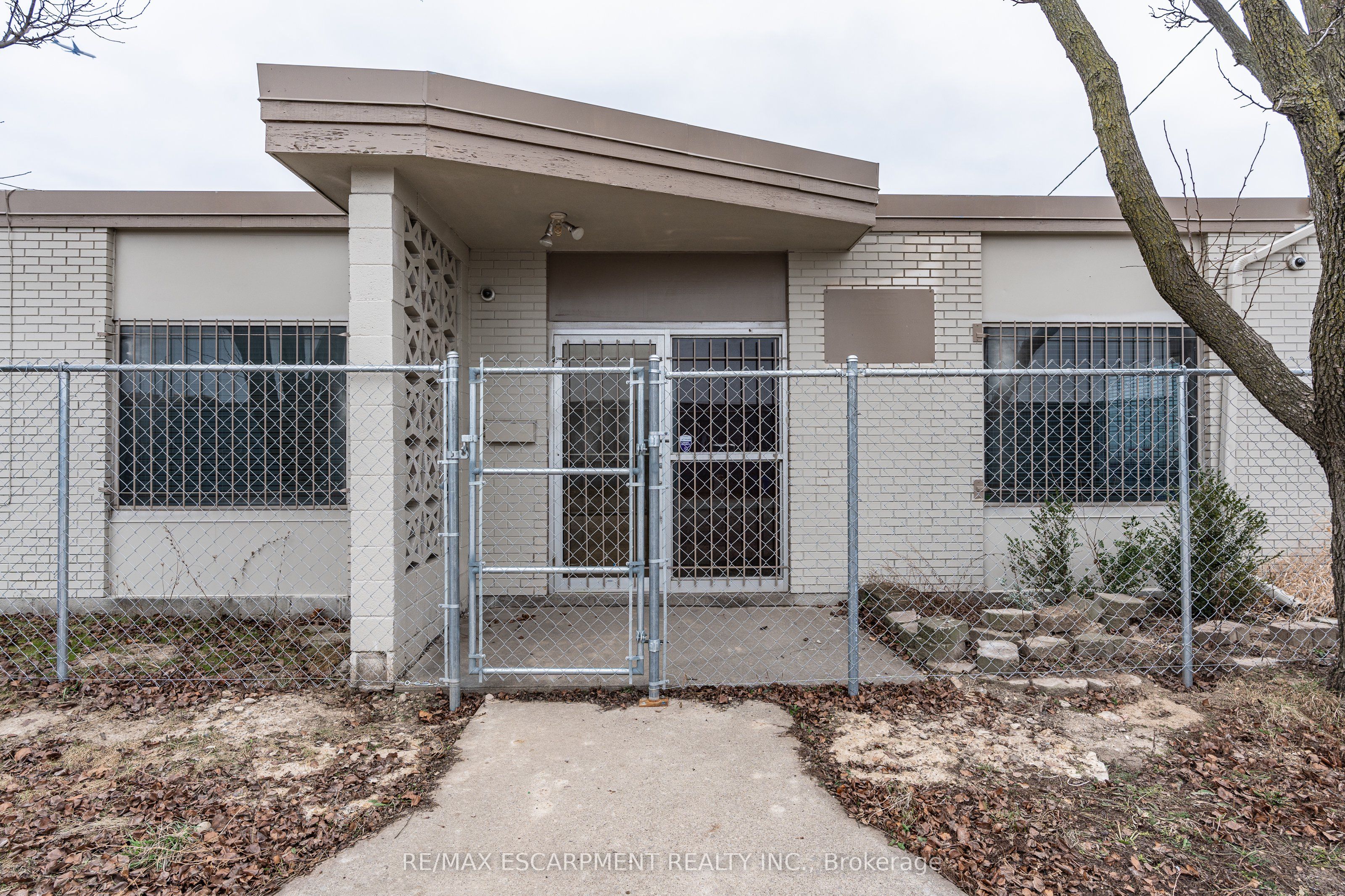 18 Linden Street Property Photo 5