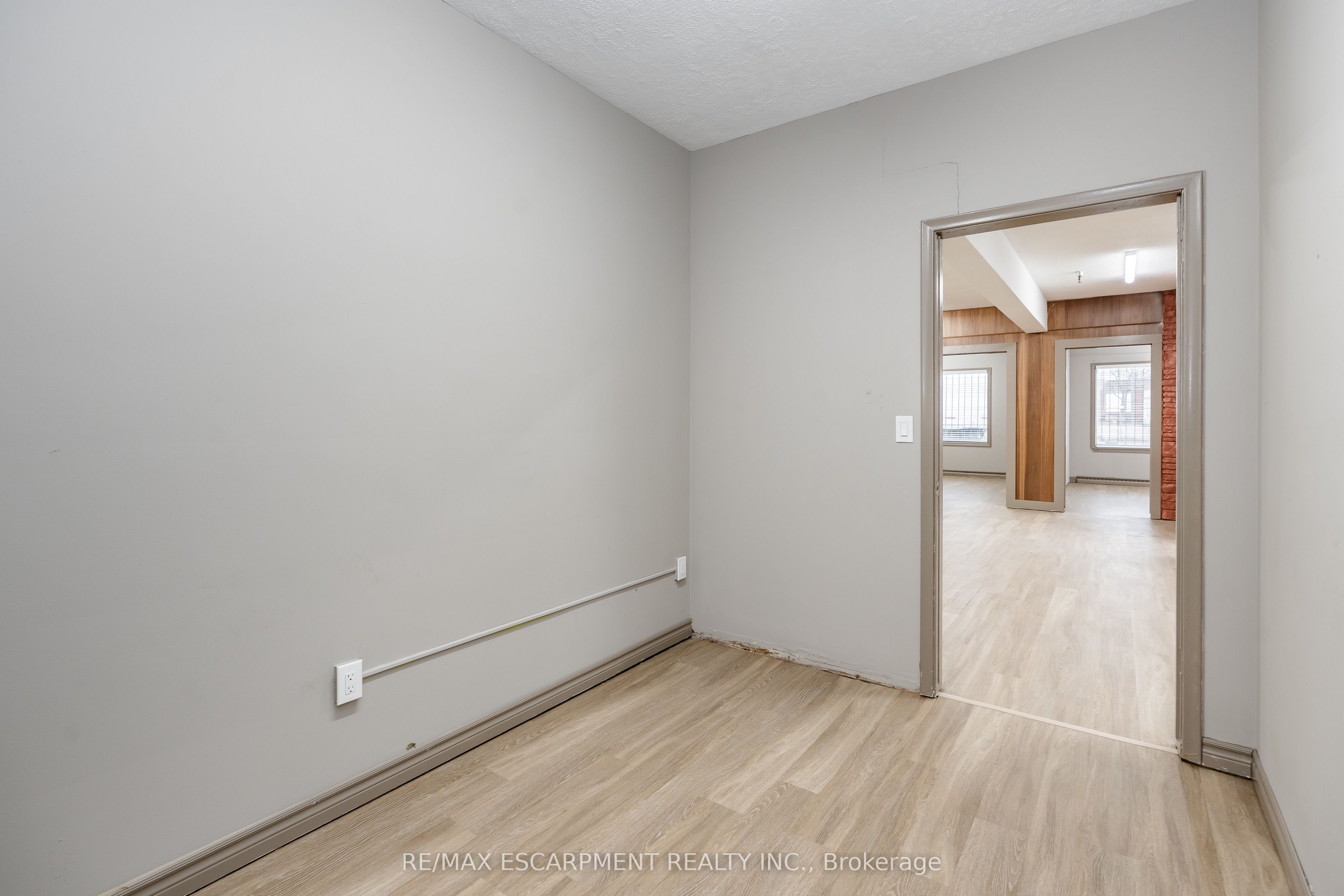 18 Linden Street Property Photo 16