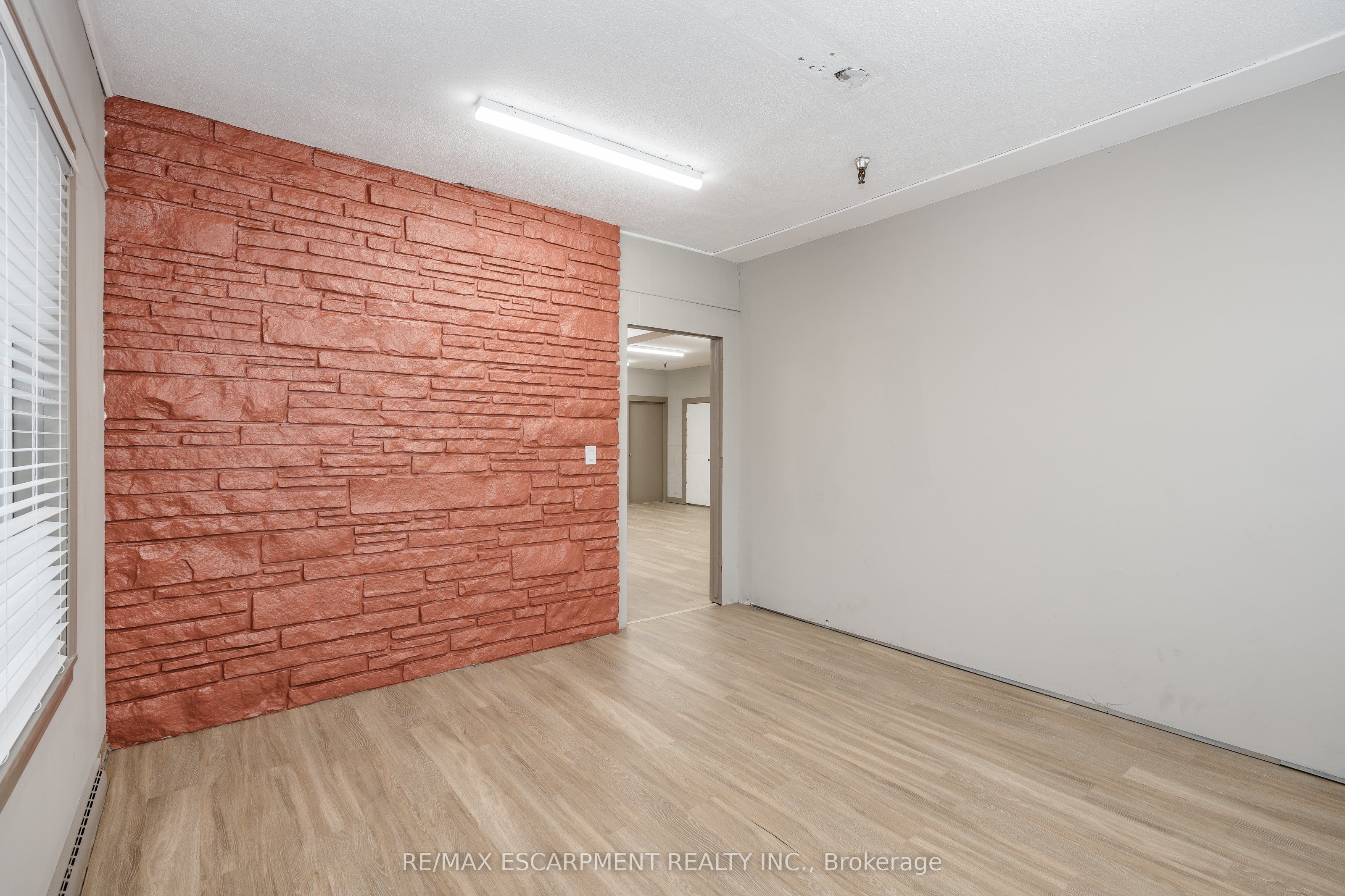 18 Linden Street Property Photo 18