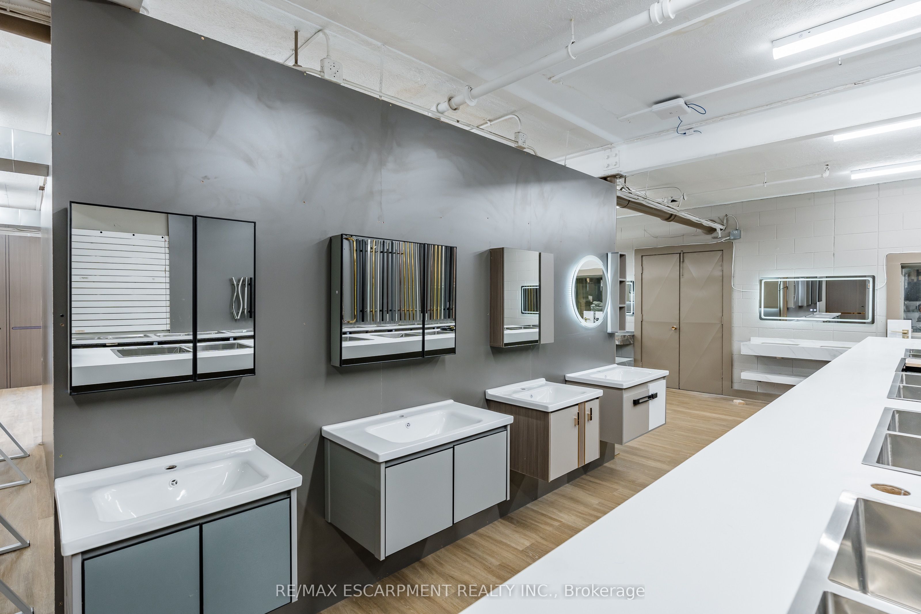 18 Linden Street Property Photo 33