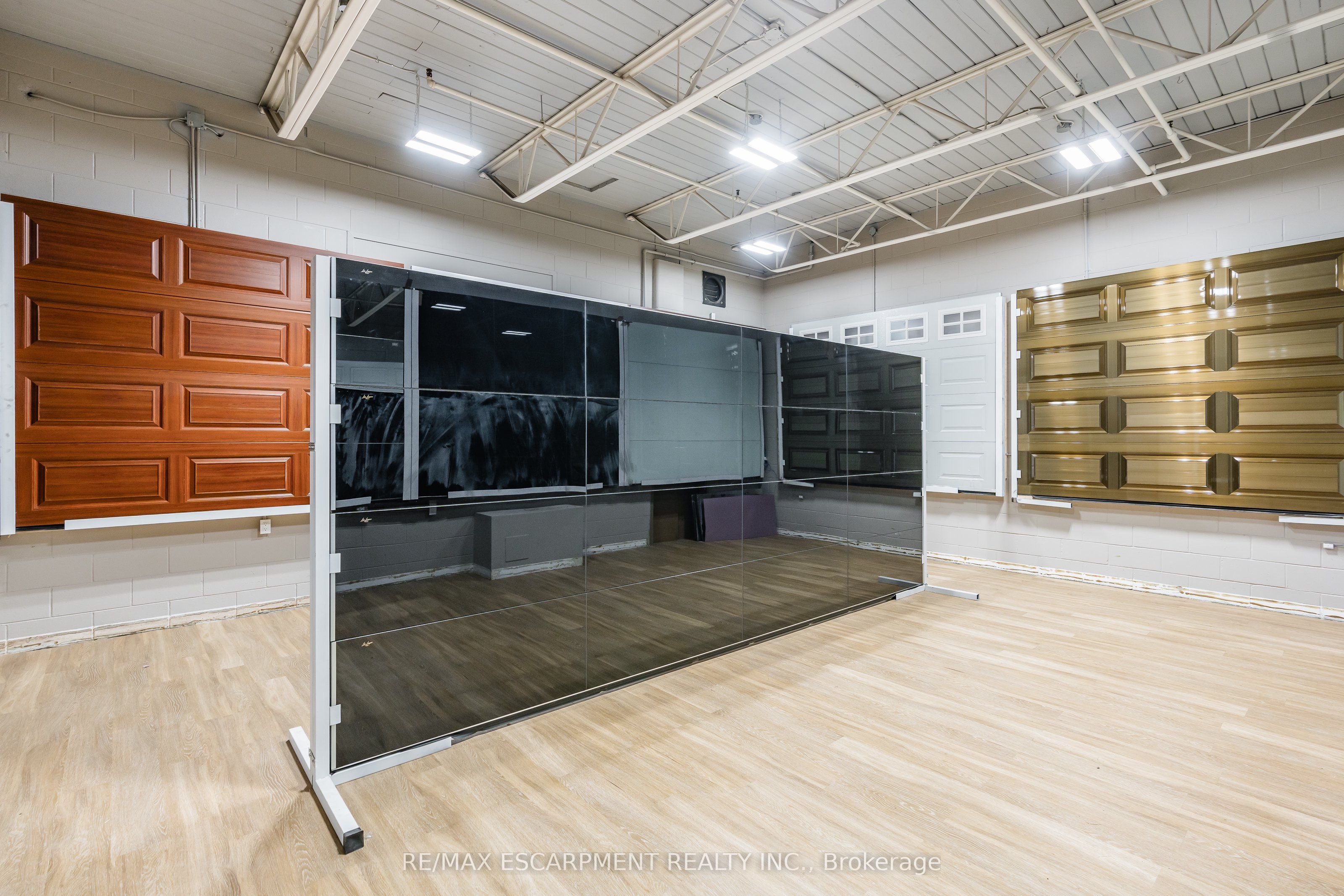 18 Linden Street Property Photo 35
