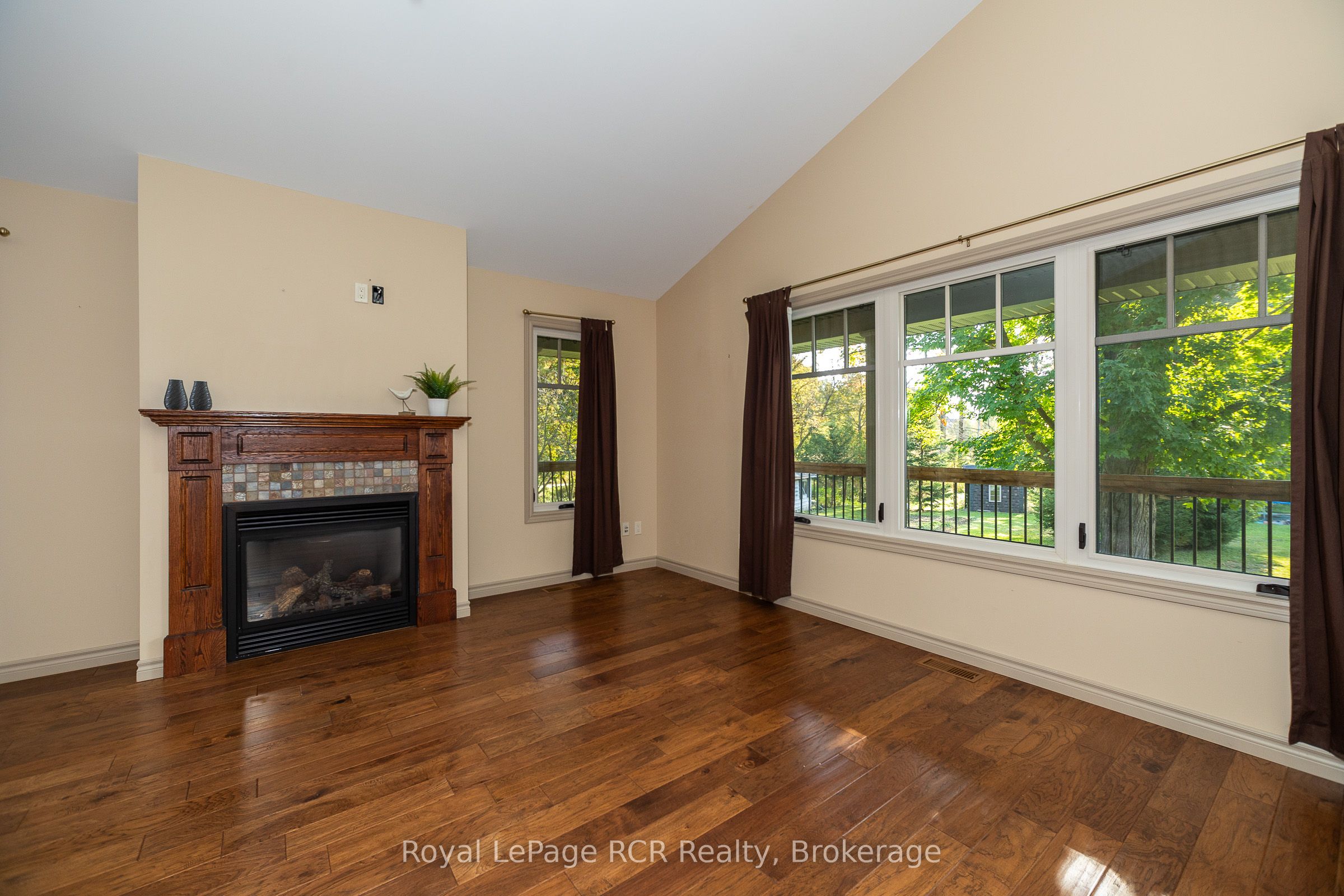 30 Victoria Street W Property Photo 6