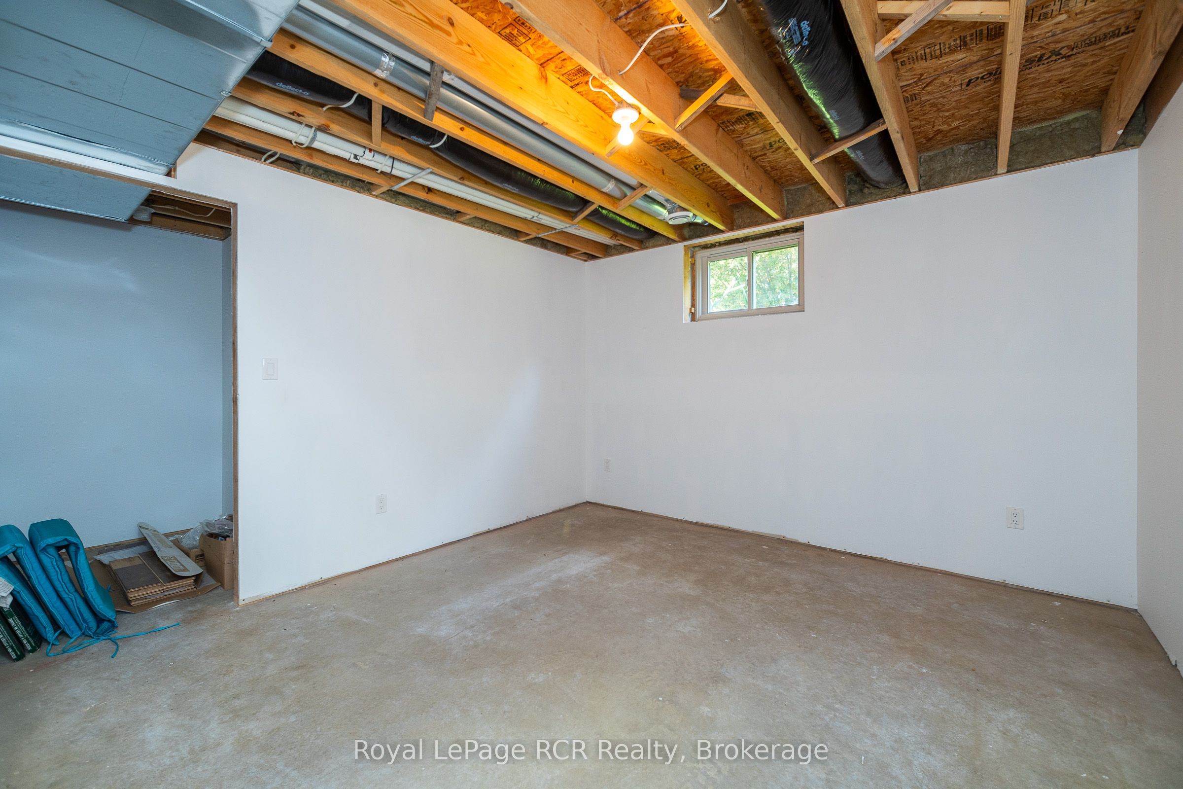 30 Victoria Street W Property Photo 29