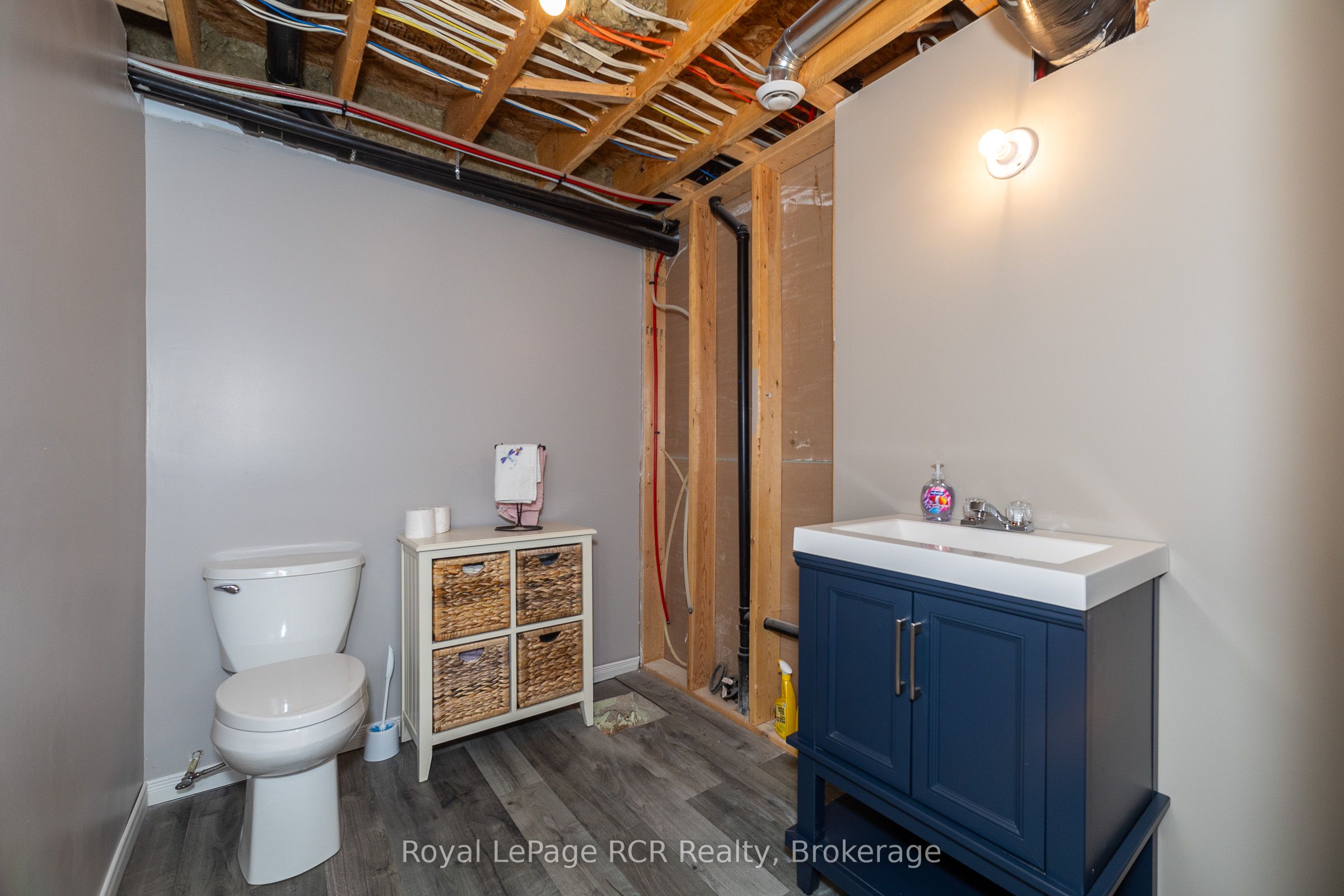 30 Victoria Street W Property Photo 30