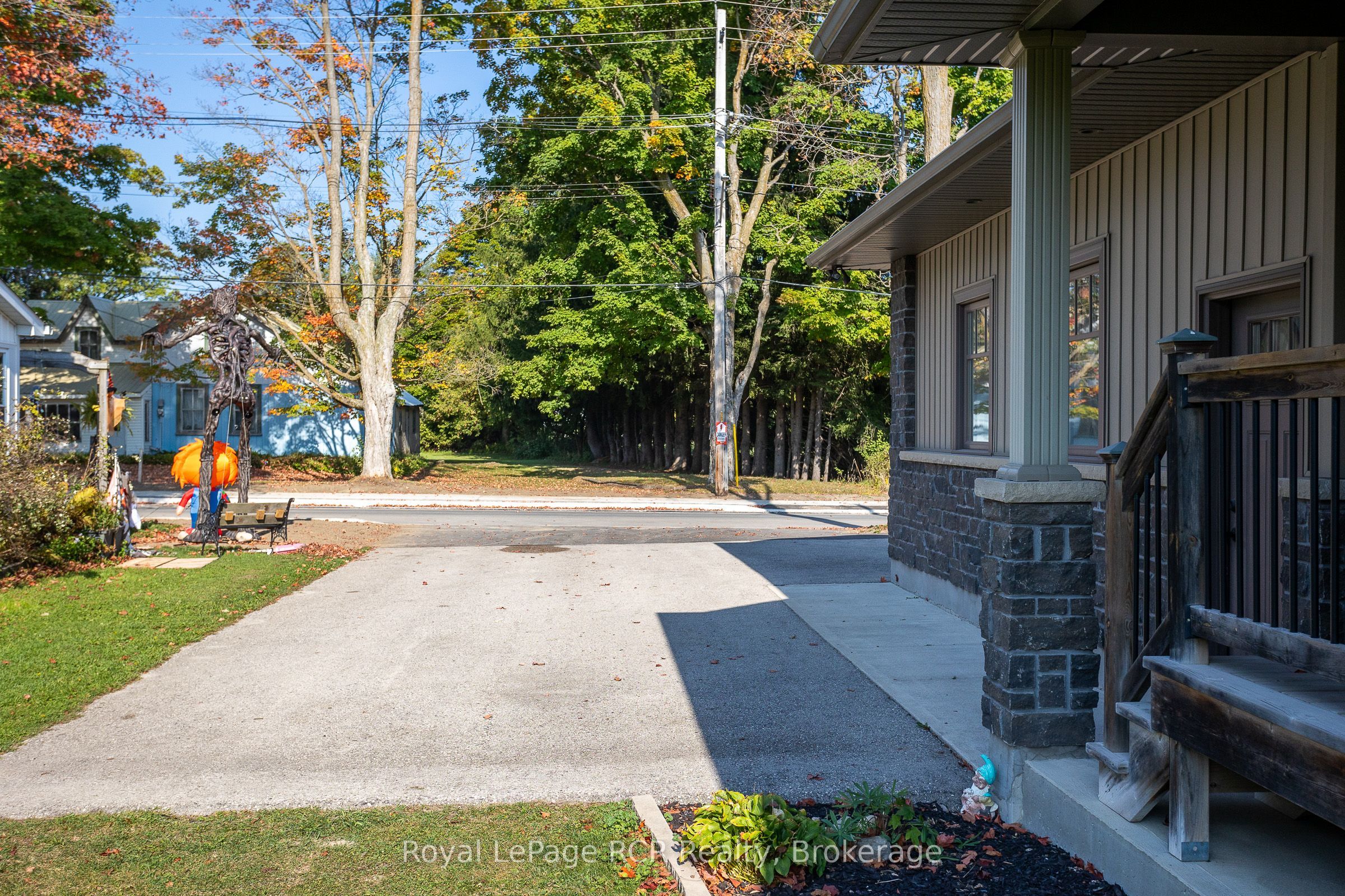 30 Victoria Street W Property Photo 39