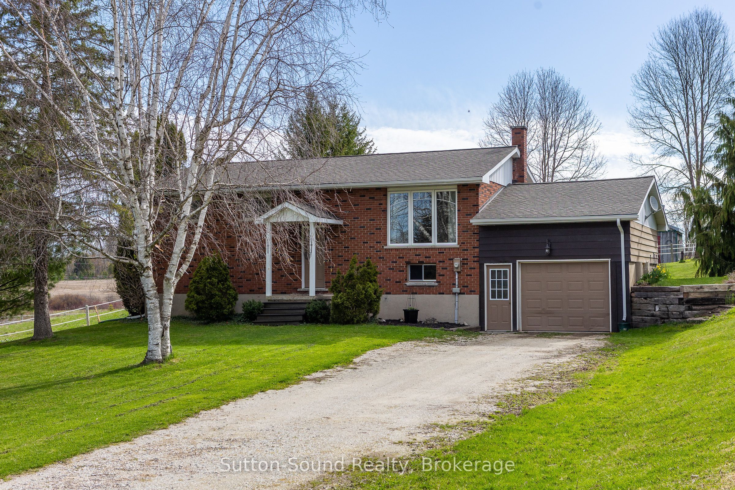 338179 11 Concession Property Photo