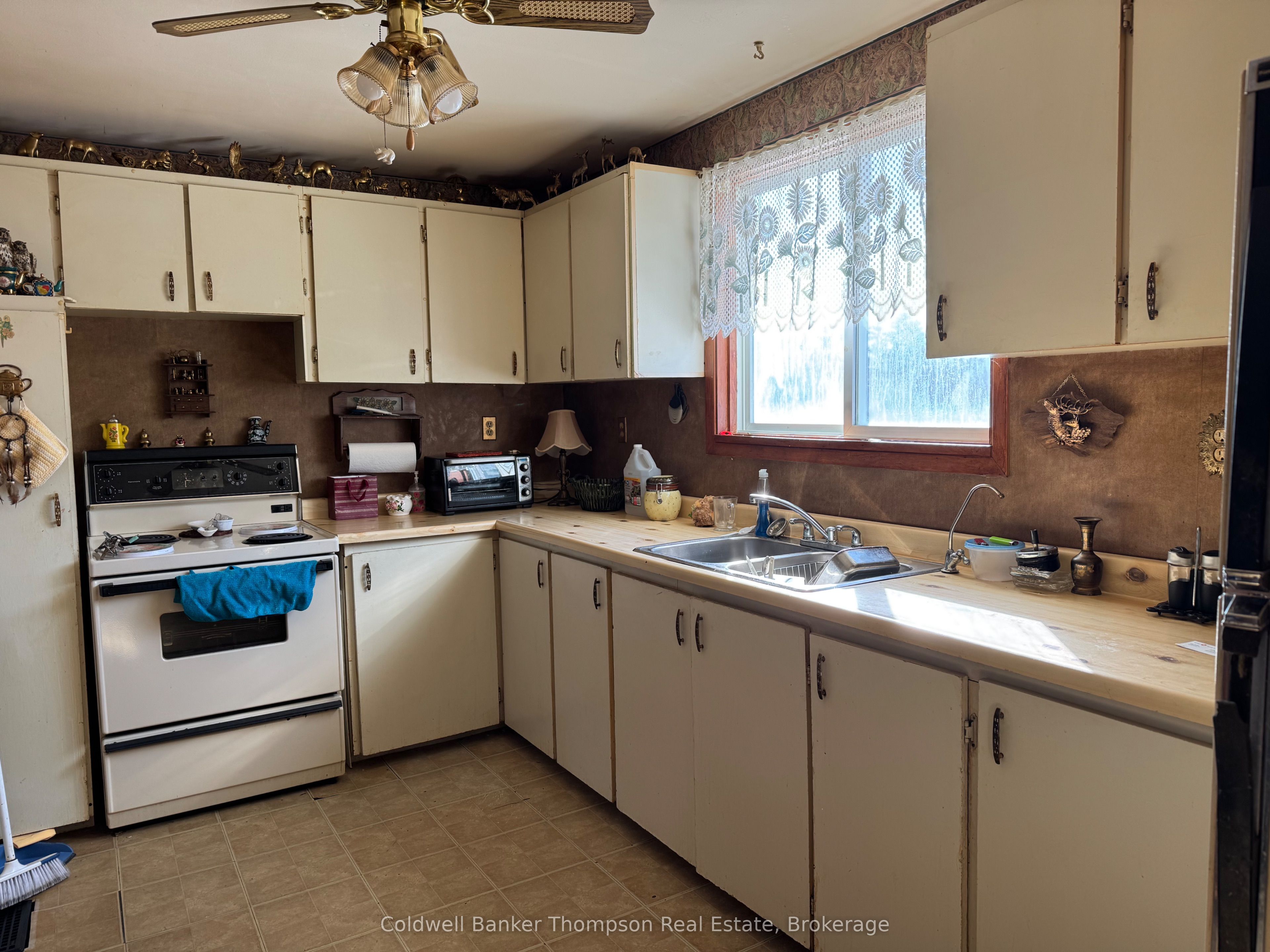 4689 518 West Highway Property Photo 2