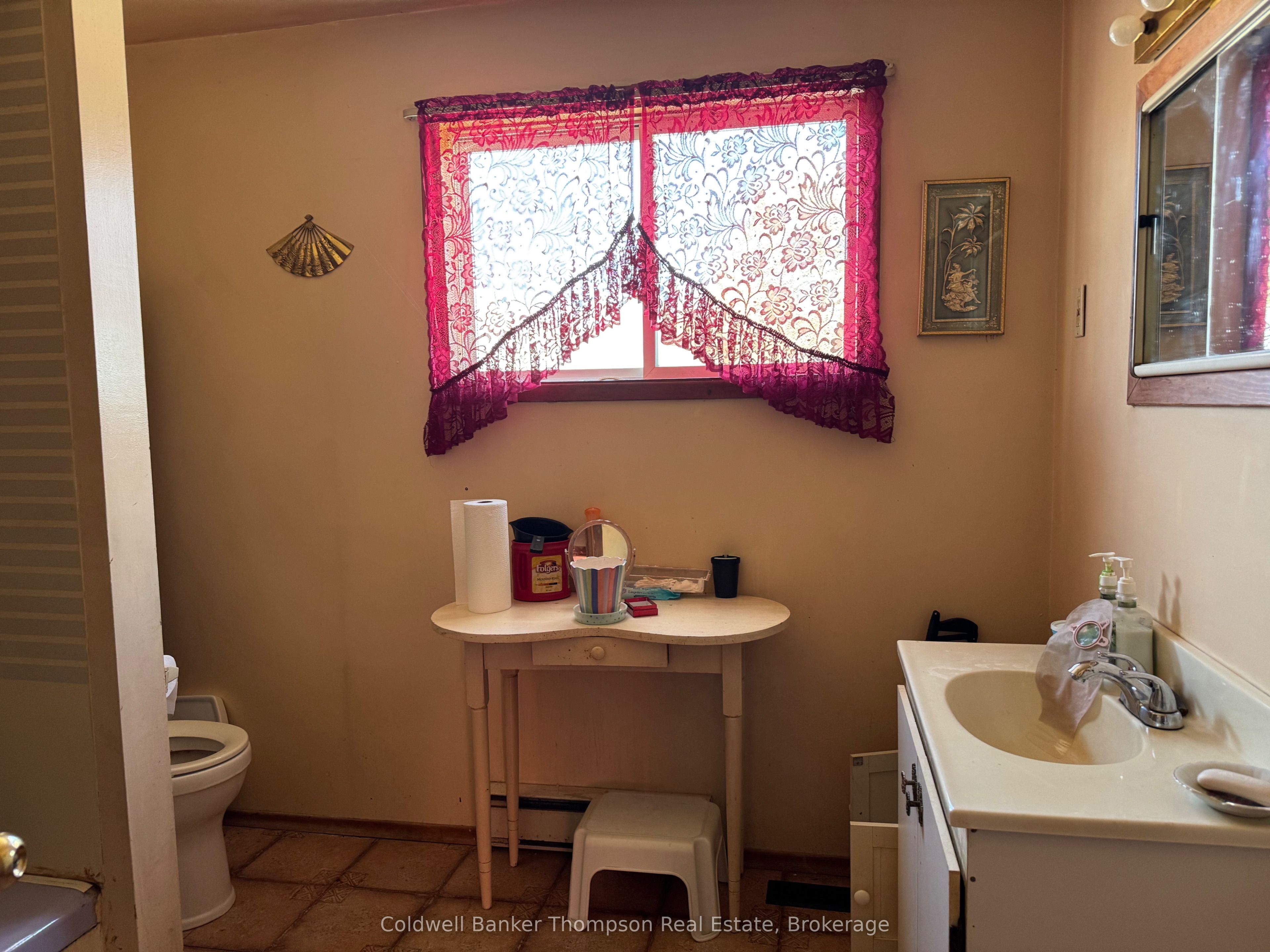 4689 518 West Highway Property Photo 9